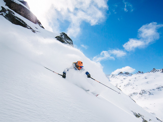 csm_e7e9e495d3246ee46e9502afe7b973254d66a918-4-3-0-0_5b5b812284 Outdoors, Nature, Slope, Person, Peak