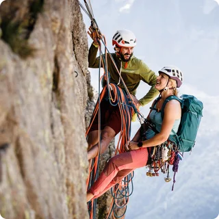 <p style="text-align: center;"><font color="#ffffff">La sécurité en montagne en été</font></p>