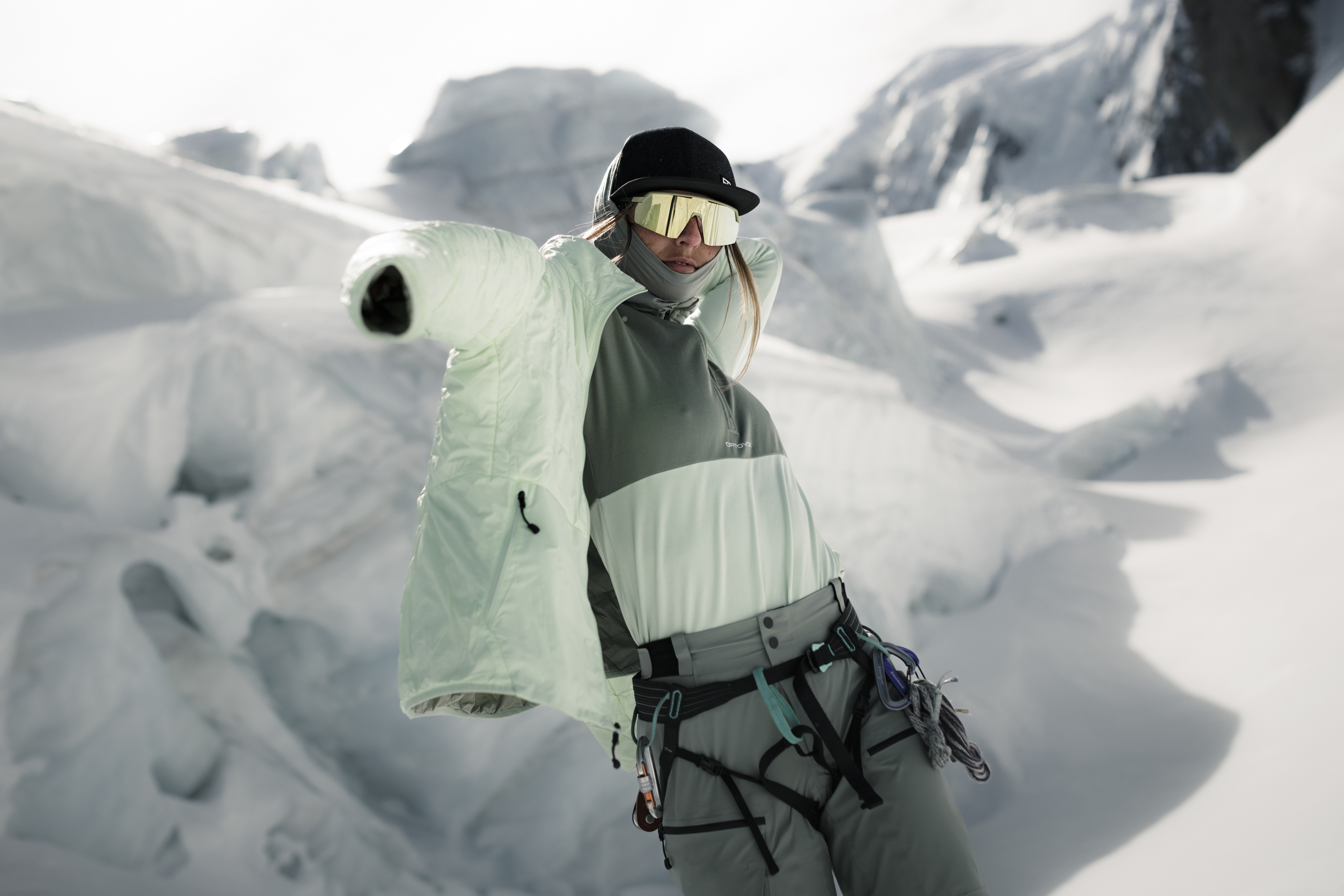 skiing, snow, jacket, goggles, belts