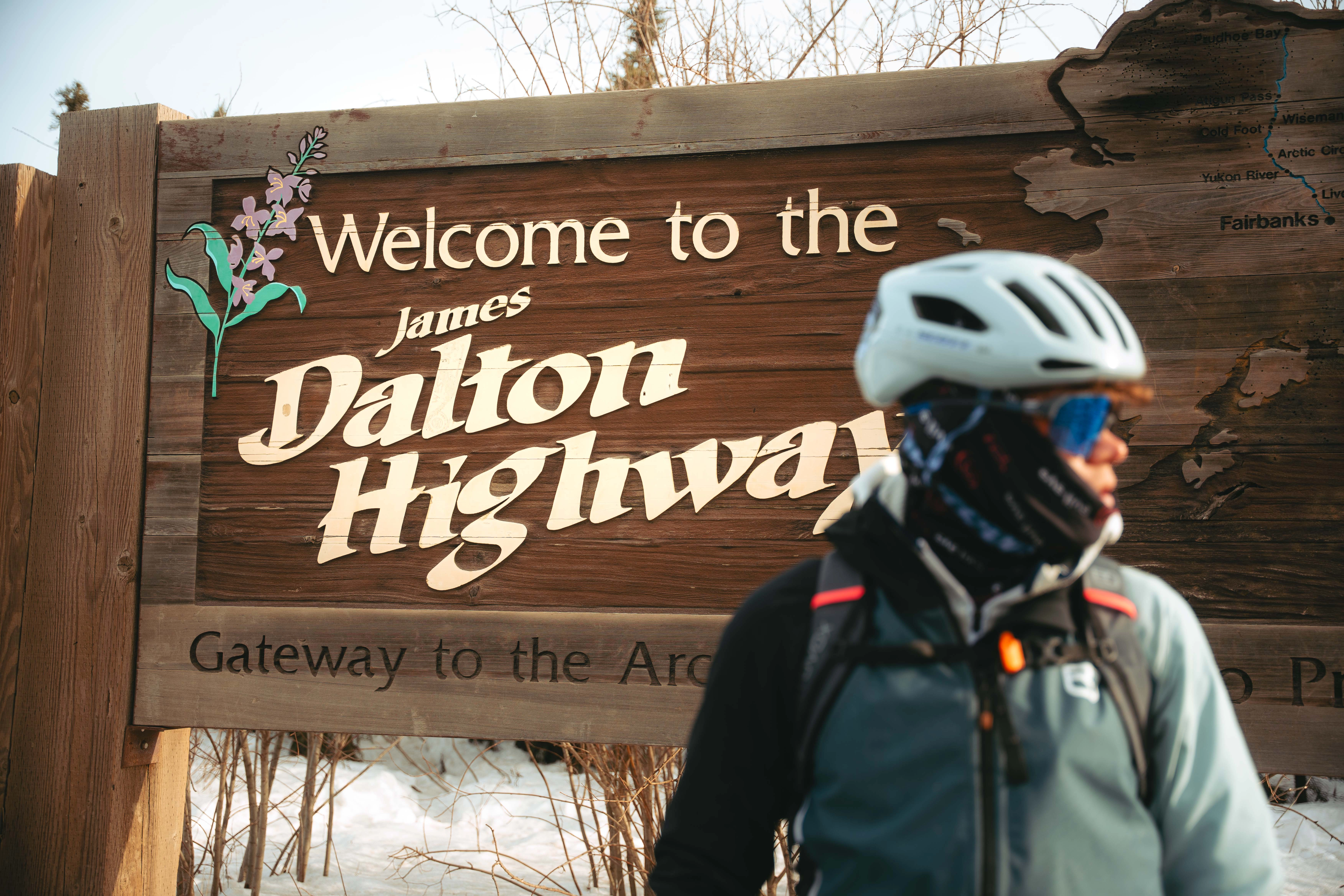 signboard, welcome sign, Dalton Highway, wooden sign, biking traveler