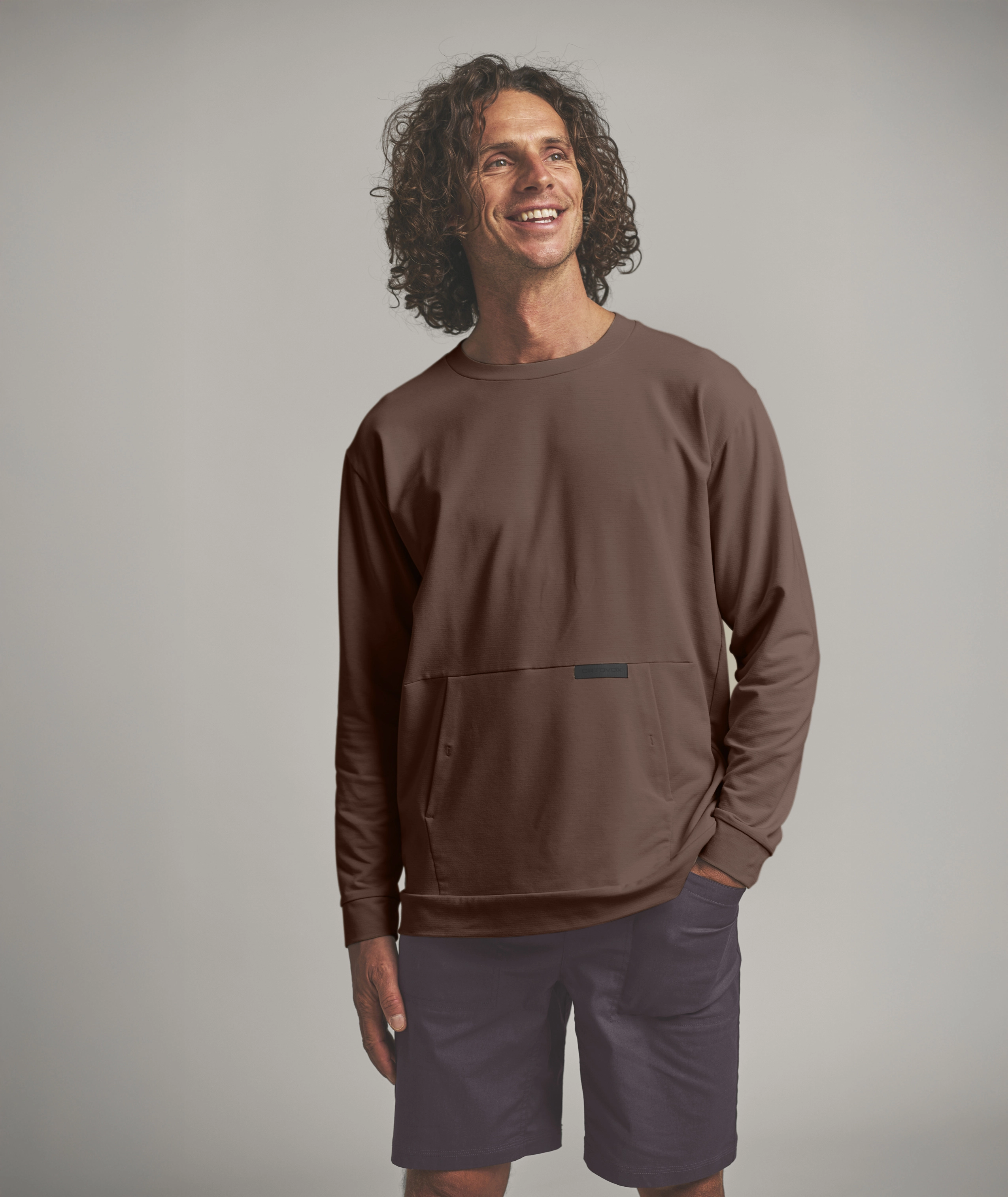 87125-70301-AFFINITY_CREW_NECK_M-D-02.jpg 87125-70301-AFFINITY_CREW_NECK_M-D-02.jpg, sweatshirt, longsleeve, brown, pocket, crewneck