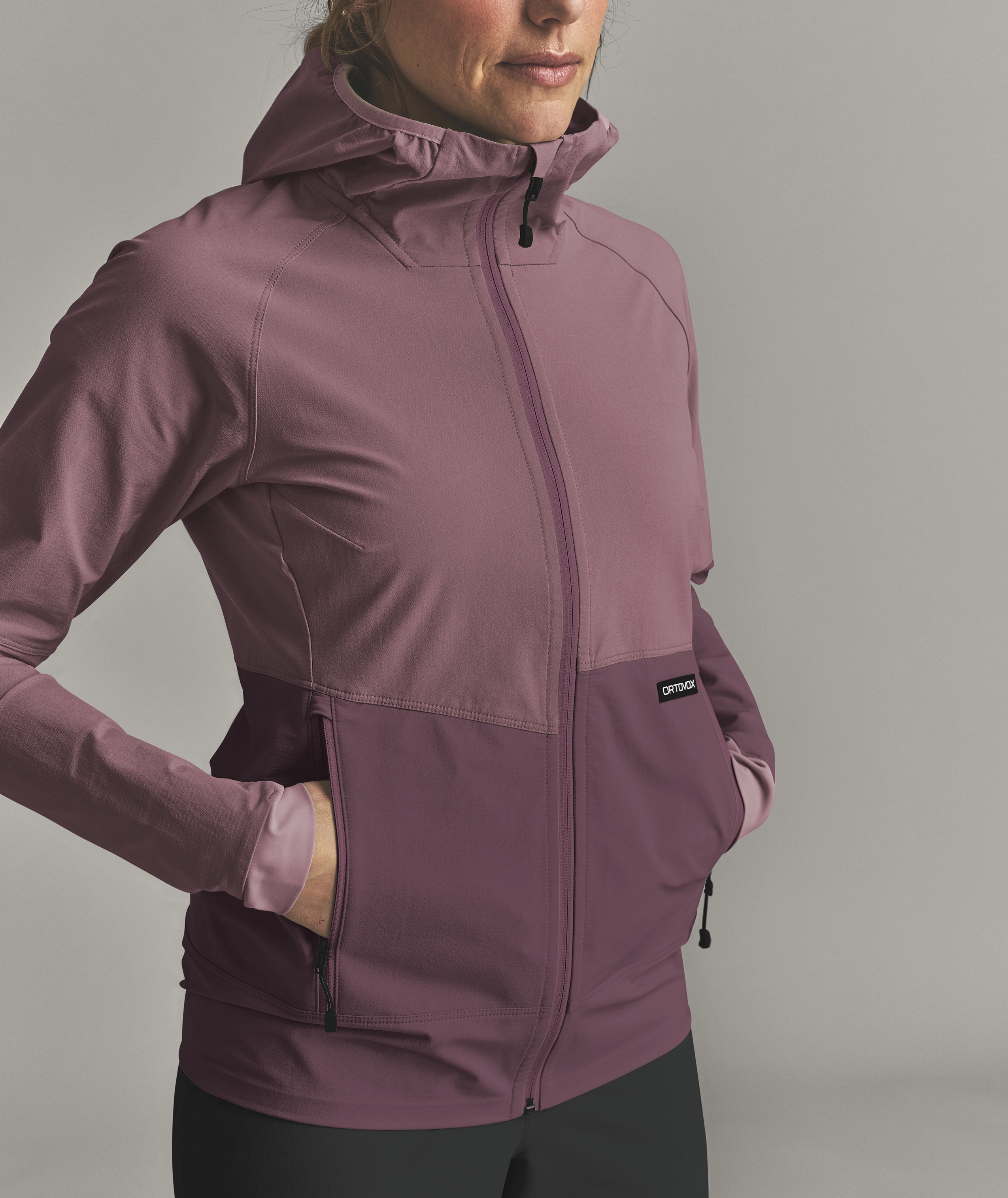 VENET SOFTSHELL HOODED JKT W VENET SOFTSHELL HOODED JKT W