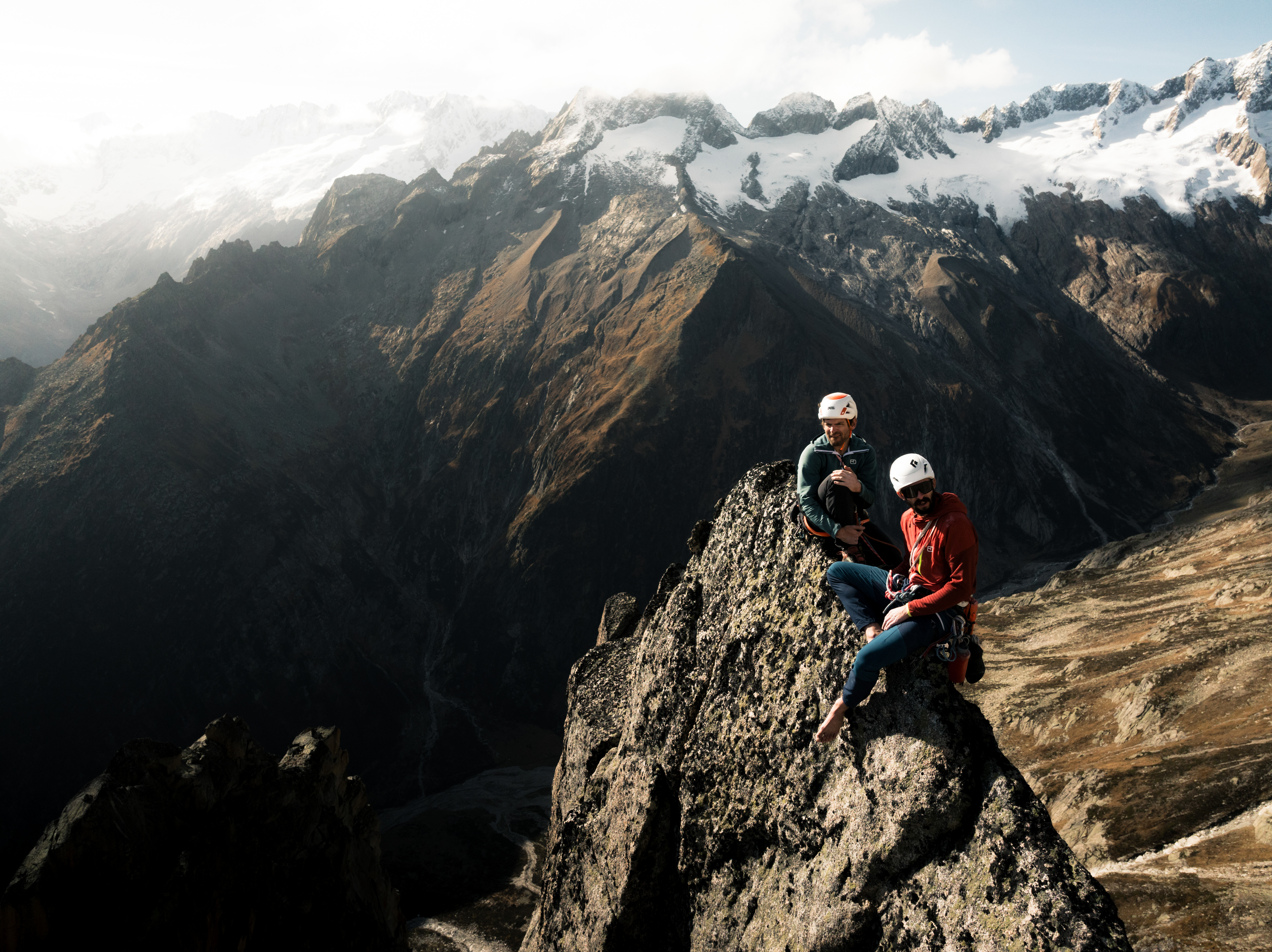 DJI_0005_Athlete-Climbing_Nacho und Mo Salbit_SS25_MaxDraeger_HiRes (1) DJI_0005_Athlete-Climbing_Nacho und Mo Salbit_SS25_MaxDraeger_HiRes (1)