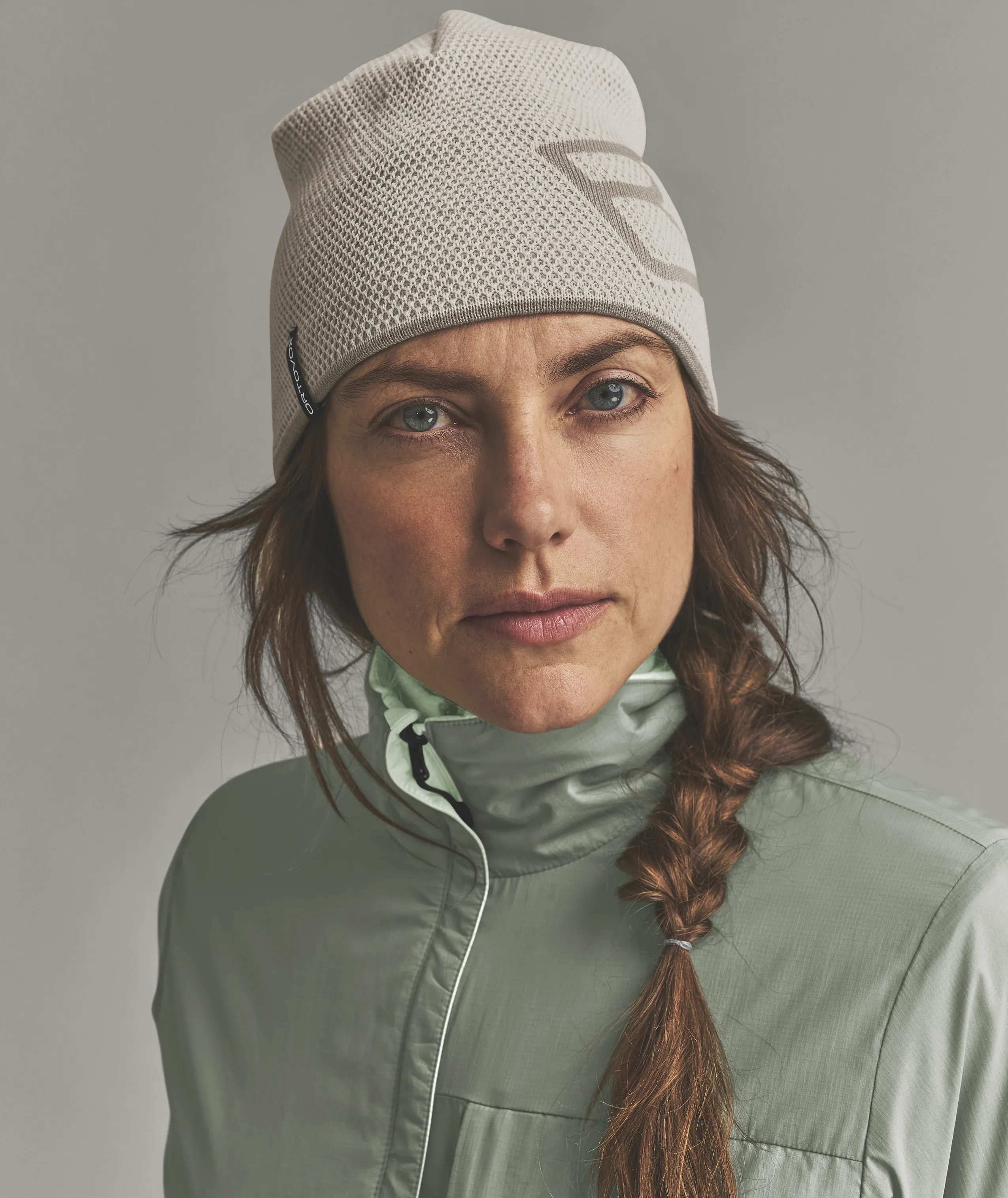 MERINO LOGO KNIT BEANIE beanie, knit hat, woman, braid, jacket