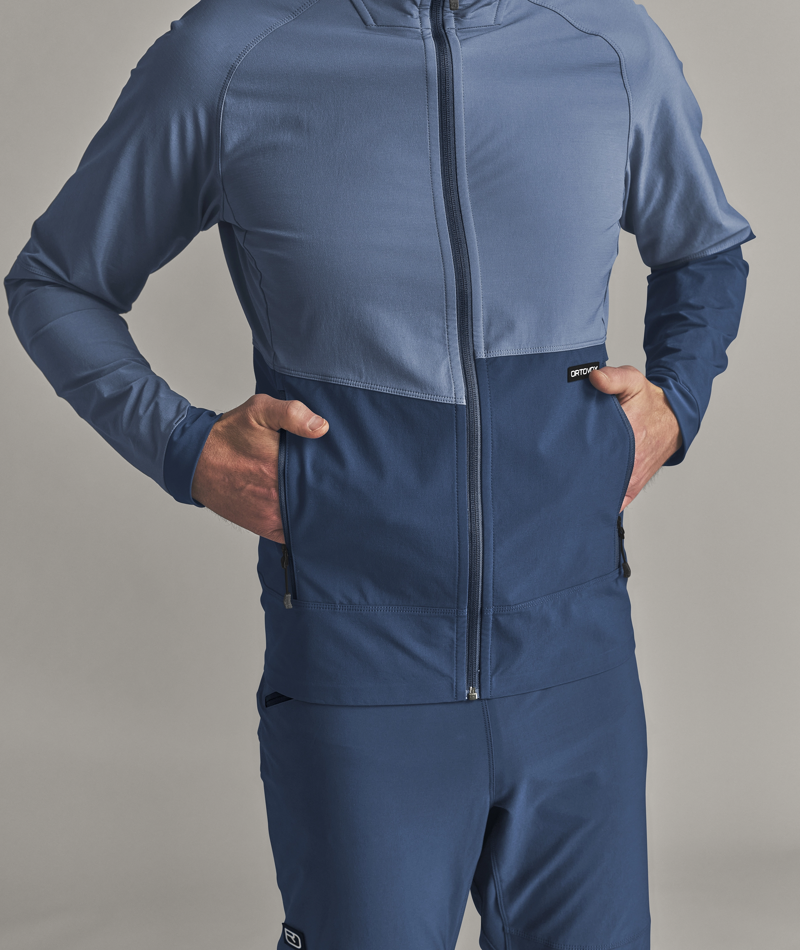 VENET SOFTSHELL HOODED JKT M VENET SOFTSHELL HOODED JKT M