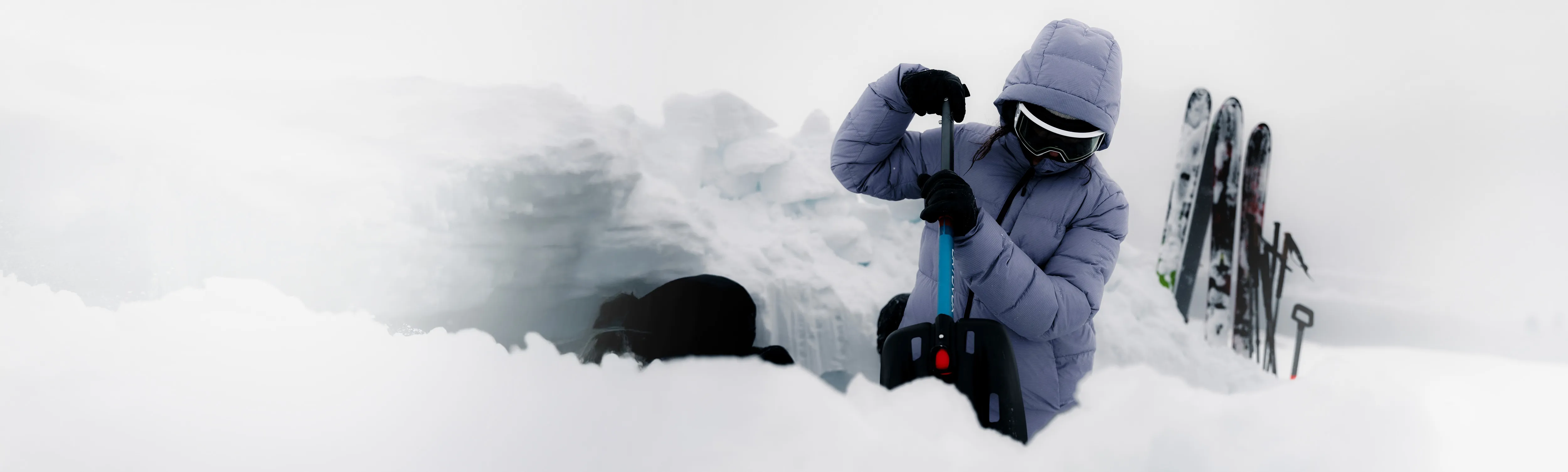 Avalanche transceiver sets