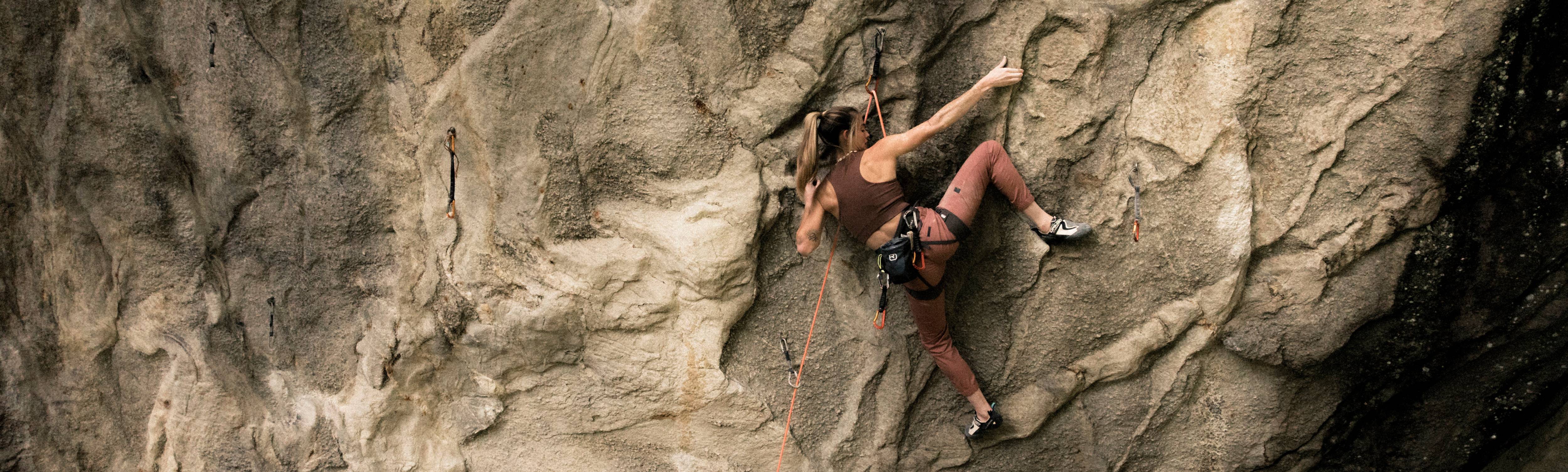 W_Klettern_S26_5000x1506 Outdoors, Climbing, Person, Rock Climbing, Woman