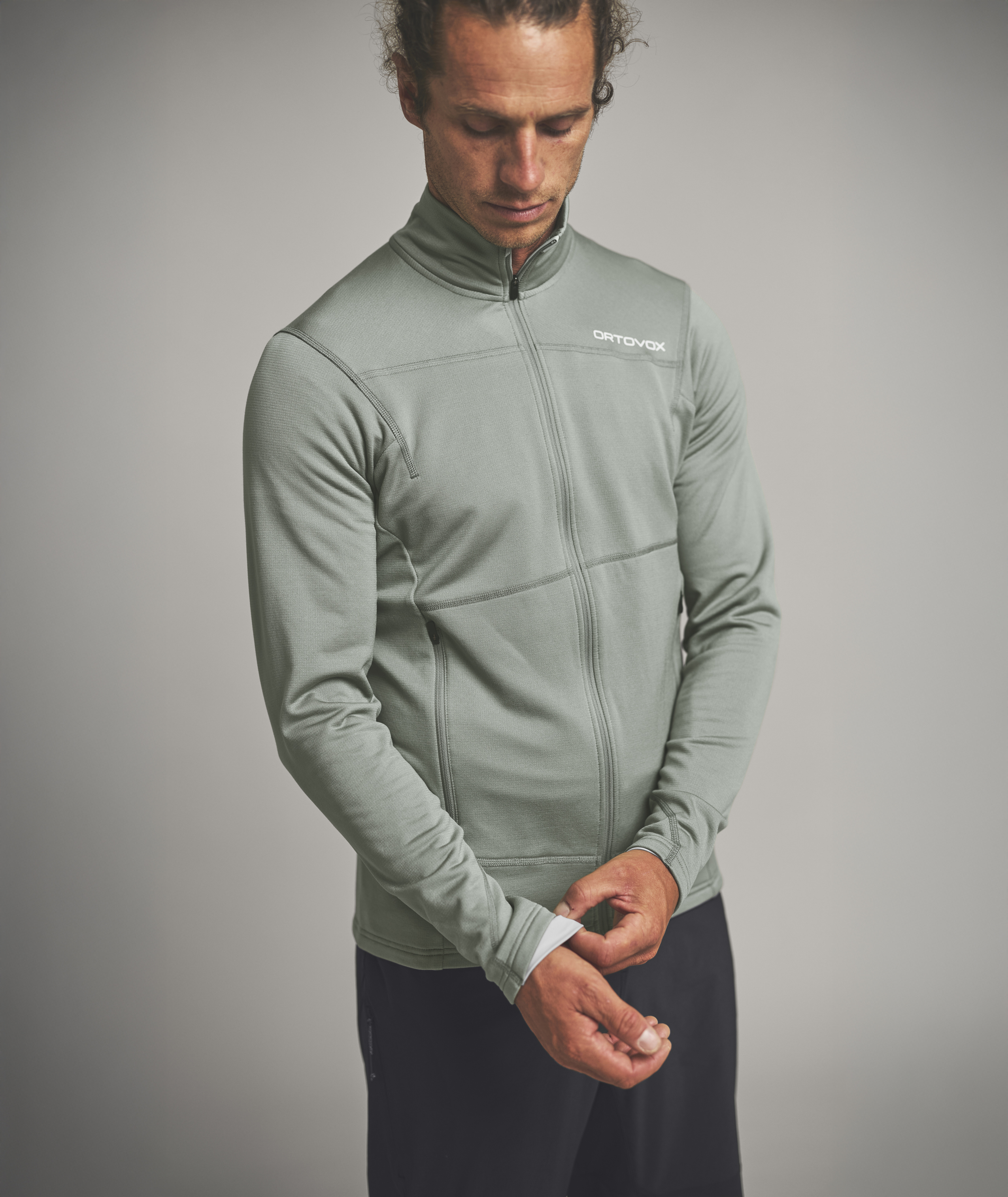 87132-FLEECE_LIGHT_JACKET_M-D-02.jpg 87132-FLEECE_LIGHT_JACKET_M-D-02.jpg, fleece, zip-front, crewneck, long-sleeve, green-gray