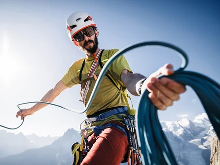 <p>Climbing Basic<br></p><p>One-day rock climbing course </p>