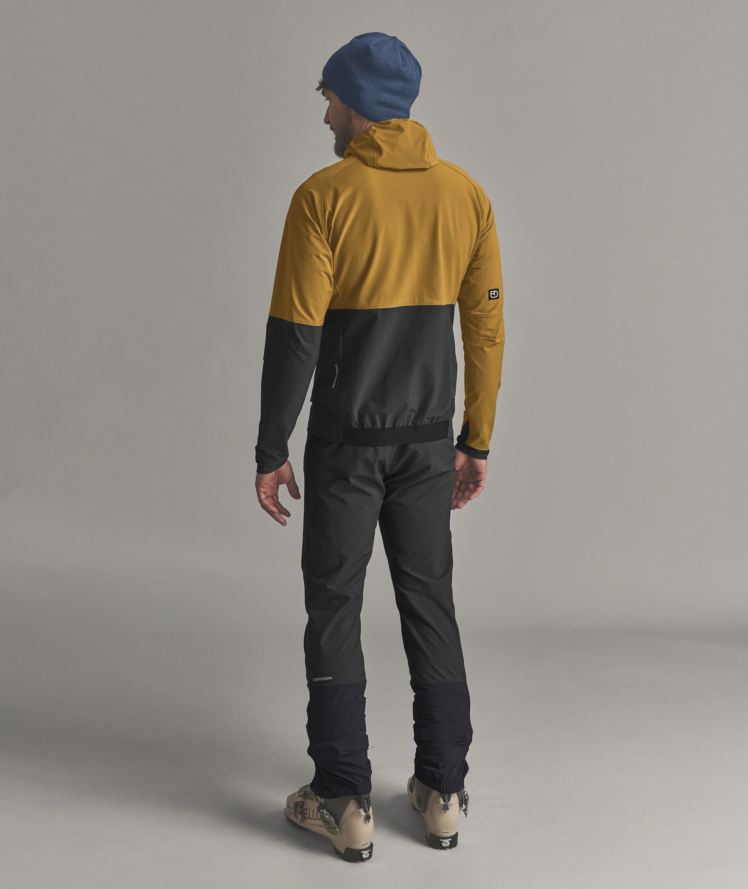 VENET SOFTSHELL HOODED JKT M VENET SOFTSHELL HOODED JKT M