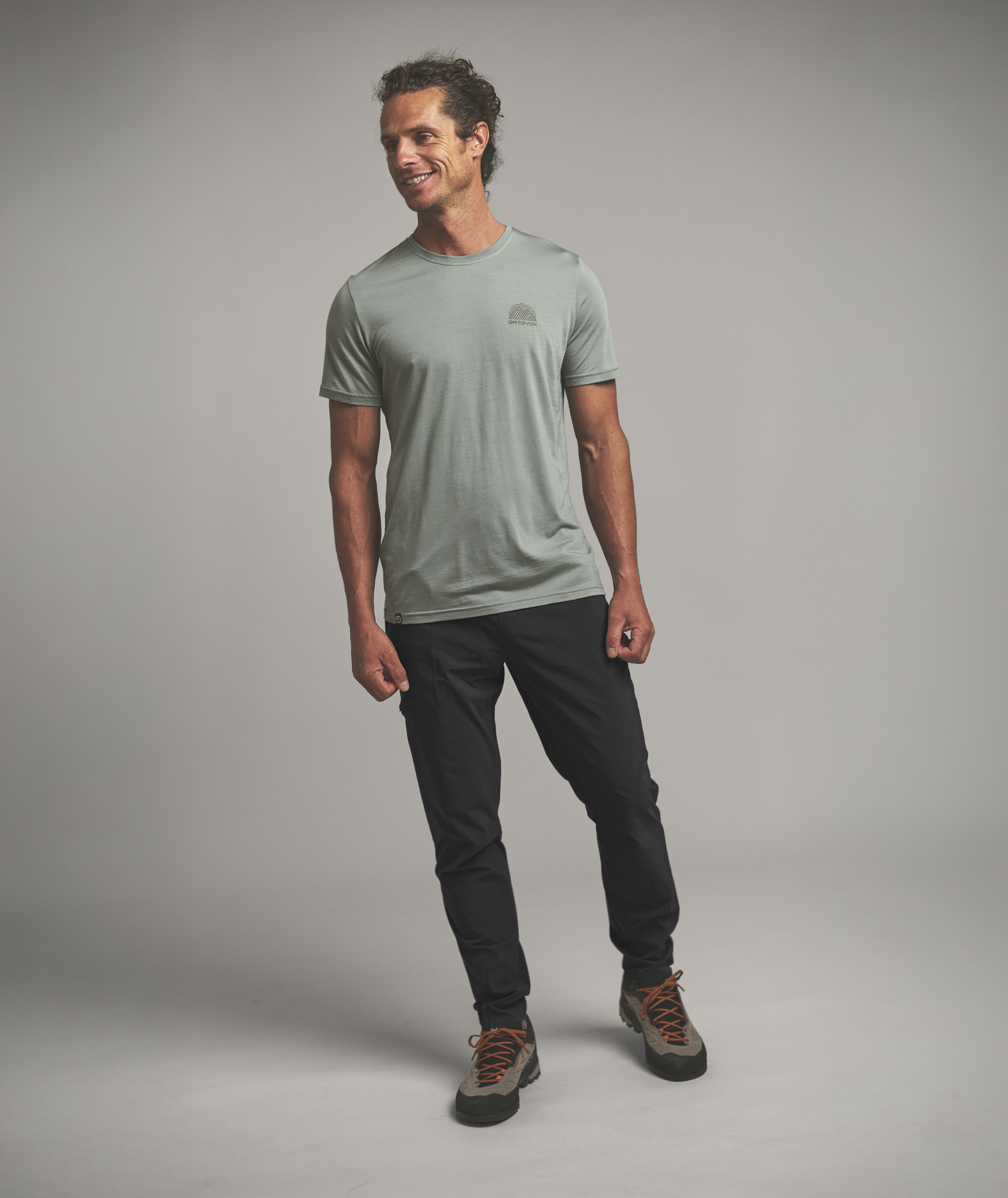 Clothing, T-Shirt, Maroon