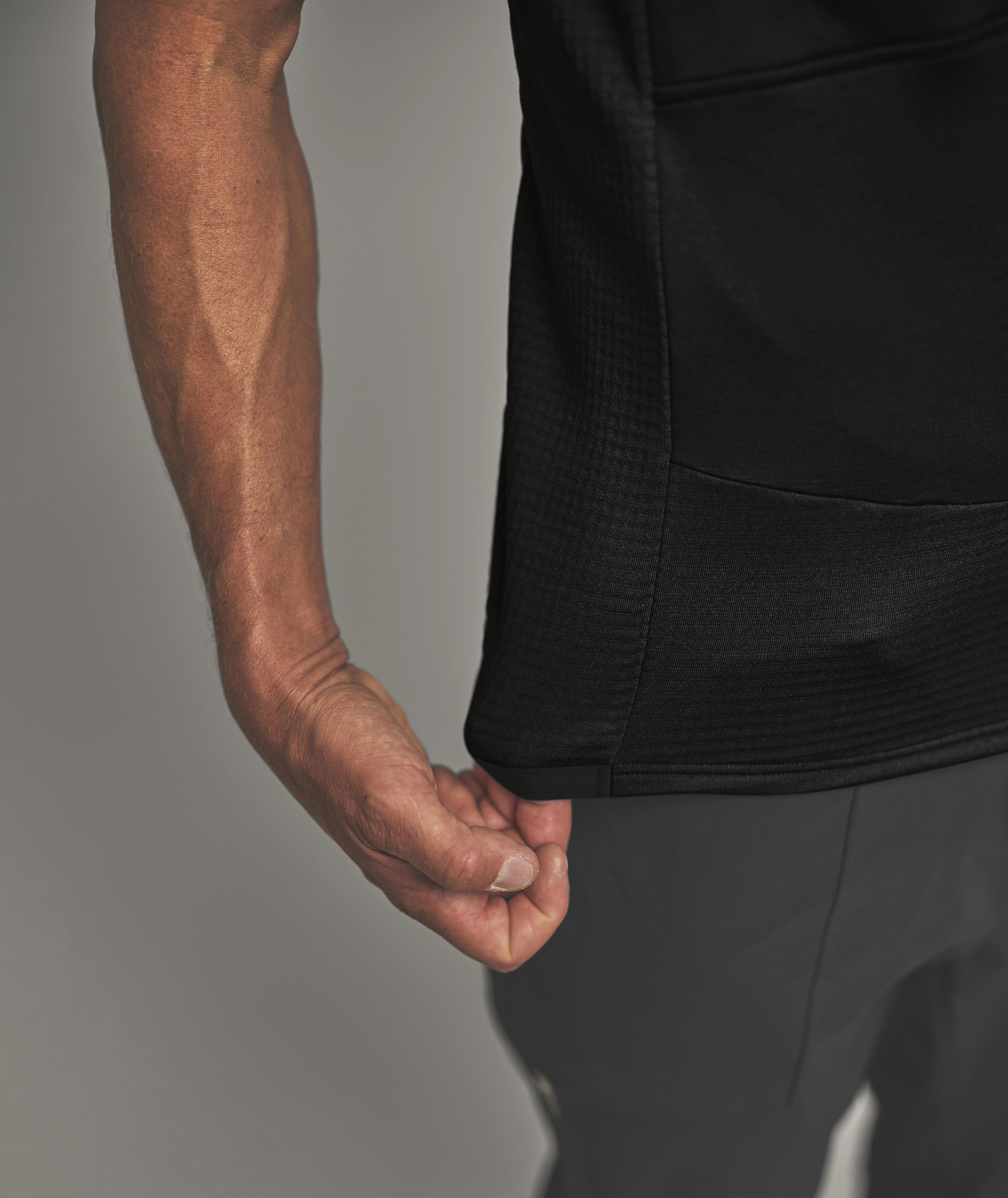 87216-90201-FLEECE_GRID_VEST_M-D-04.jpg 87216-90201-FLEECE_GRID_VEST_M-D-04.jpg