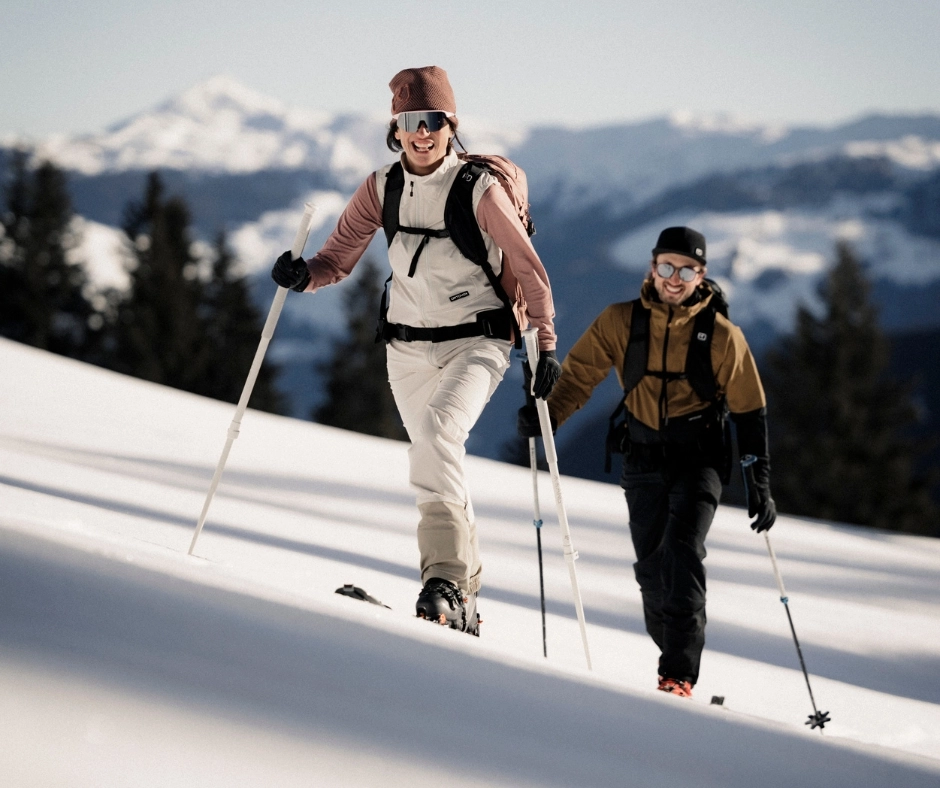 ORTOVOX_Teaser_Fleece_Mobile_1 skiing, ski poles, snow, outdoor, snowboard? hard to tell