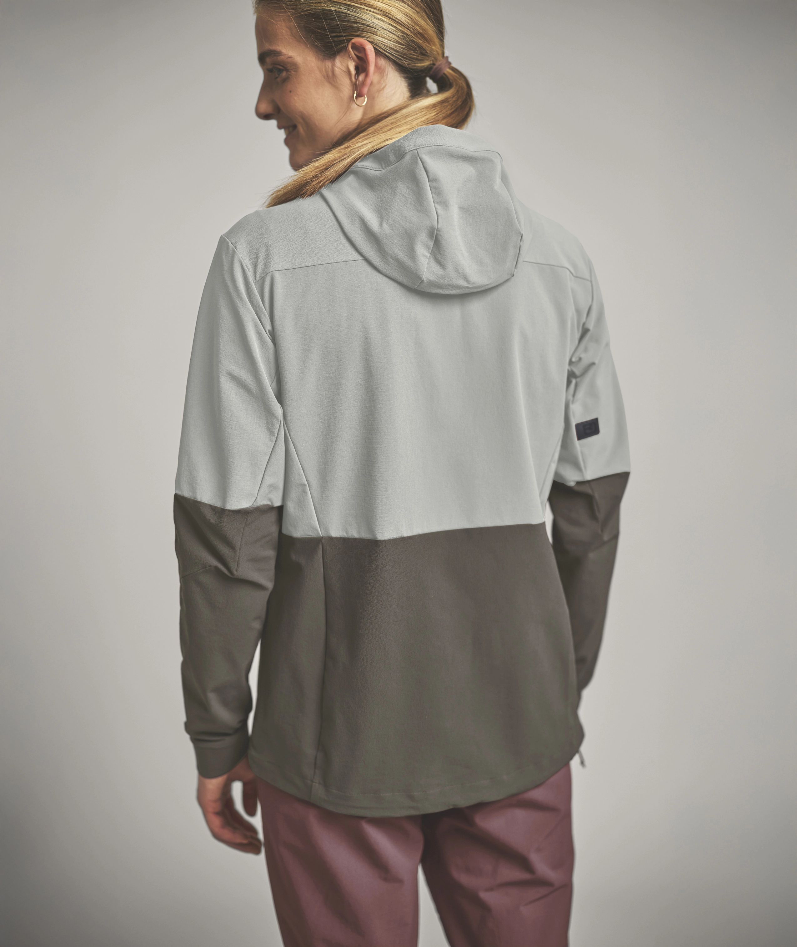 60216-63101-TRAD_PLUS_JACKET_W-D-06.jpg, hoodie, two-tone, colorblock, soft-shell, long-sleeve