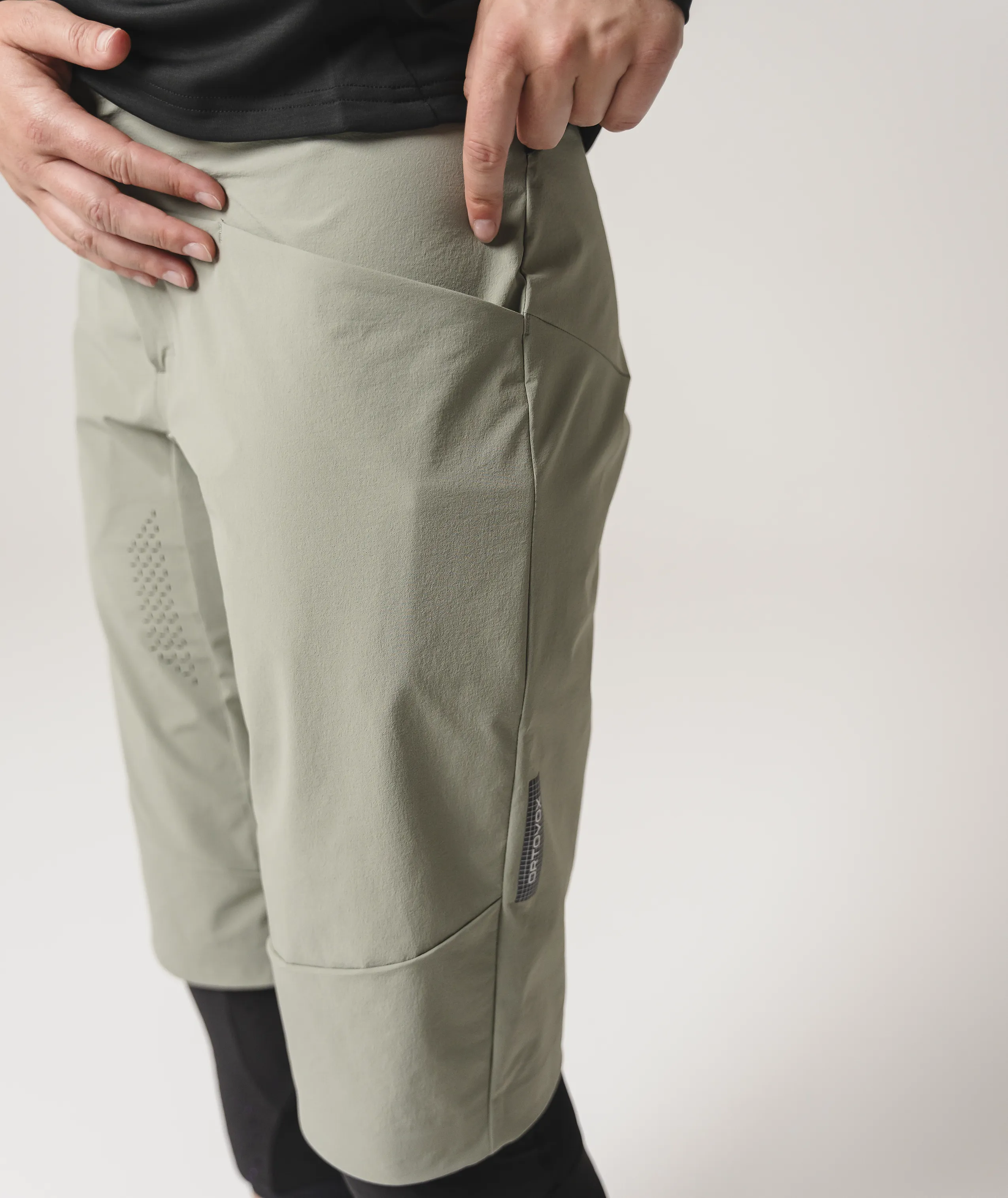 58730-SEQUENCE_TRAIL_SHORTS_W-D-07.png 58730-SEQUENCE_TRAIL_SHORTS_W-D-07.png