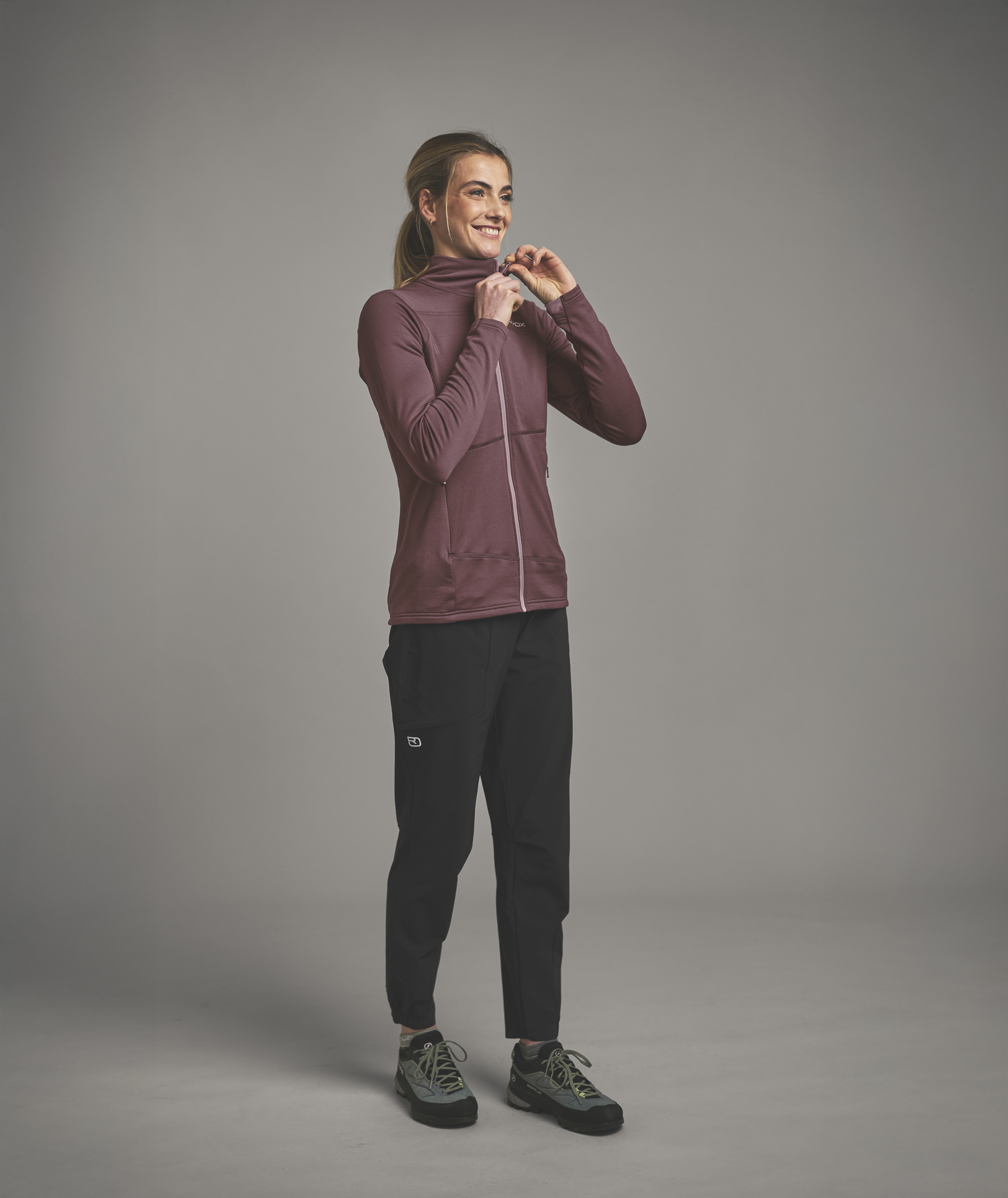 87122-FLEECE_LIGHT_JACKET_W-D-02.jpg 87122-FLEECE_LIGHT_JACKET_W-D-02.jpg, jacket, fleece, zipper, turtleneck, pants