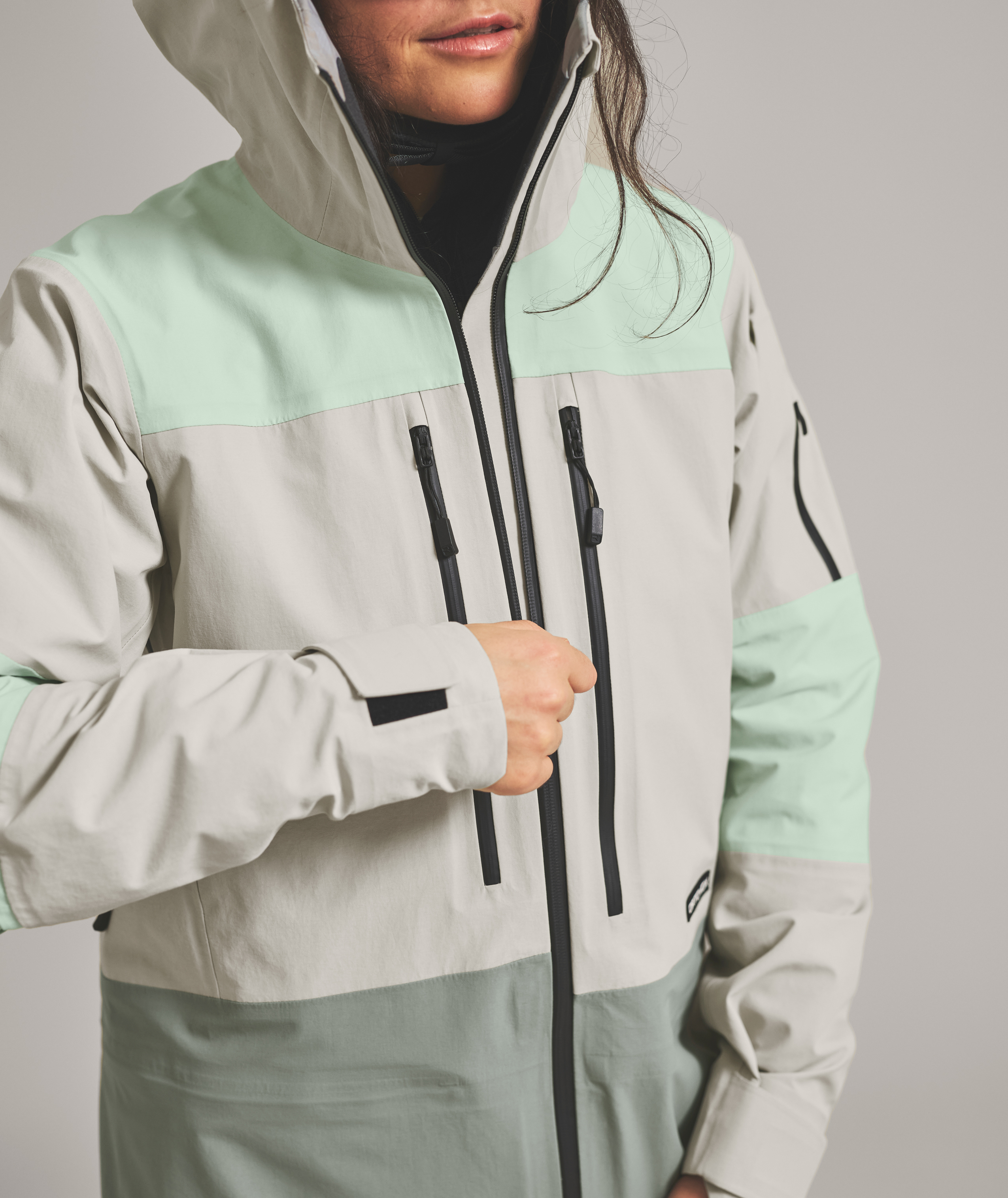 70275-RAVINE_FREE_3L_JACKET_W-D-05.jpg