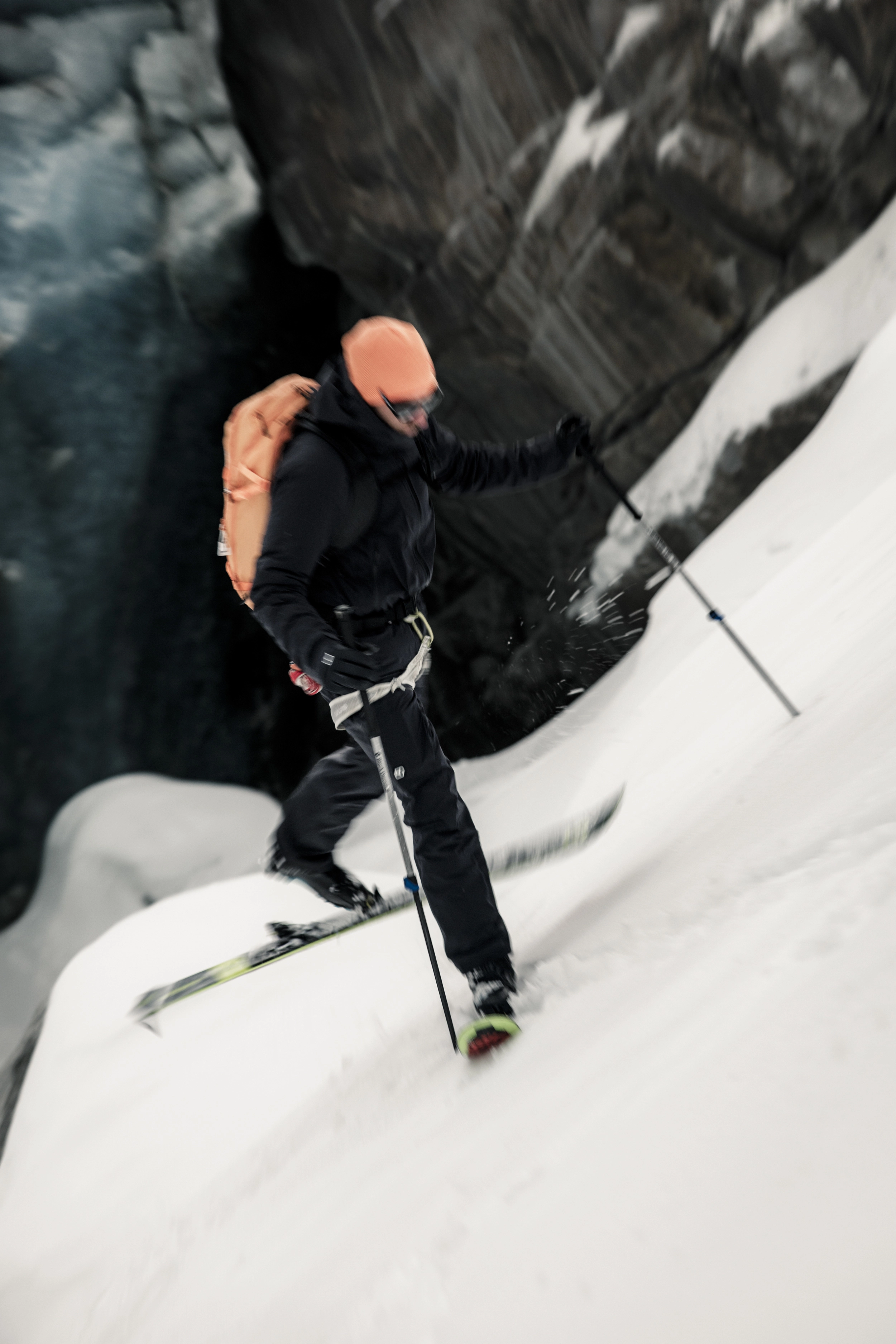 DB_0591_SKITOUR_WS2627_Charmonix_MaxDraeger_MedRes ski, skiing, snow, hiker, mountain