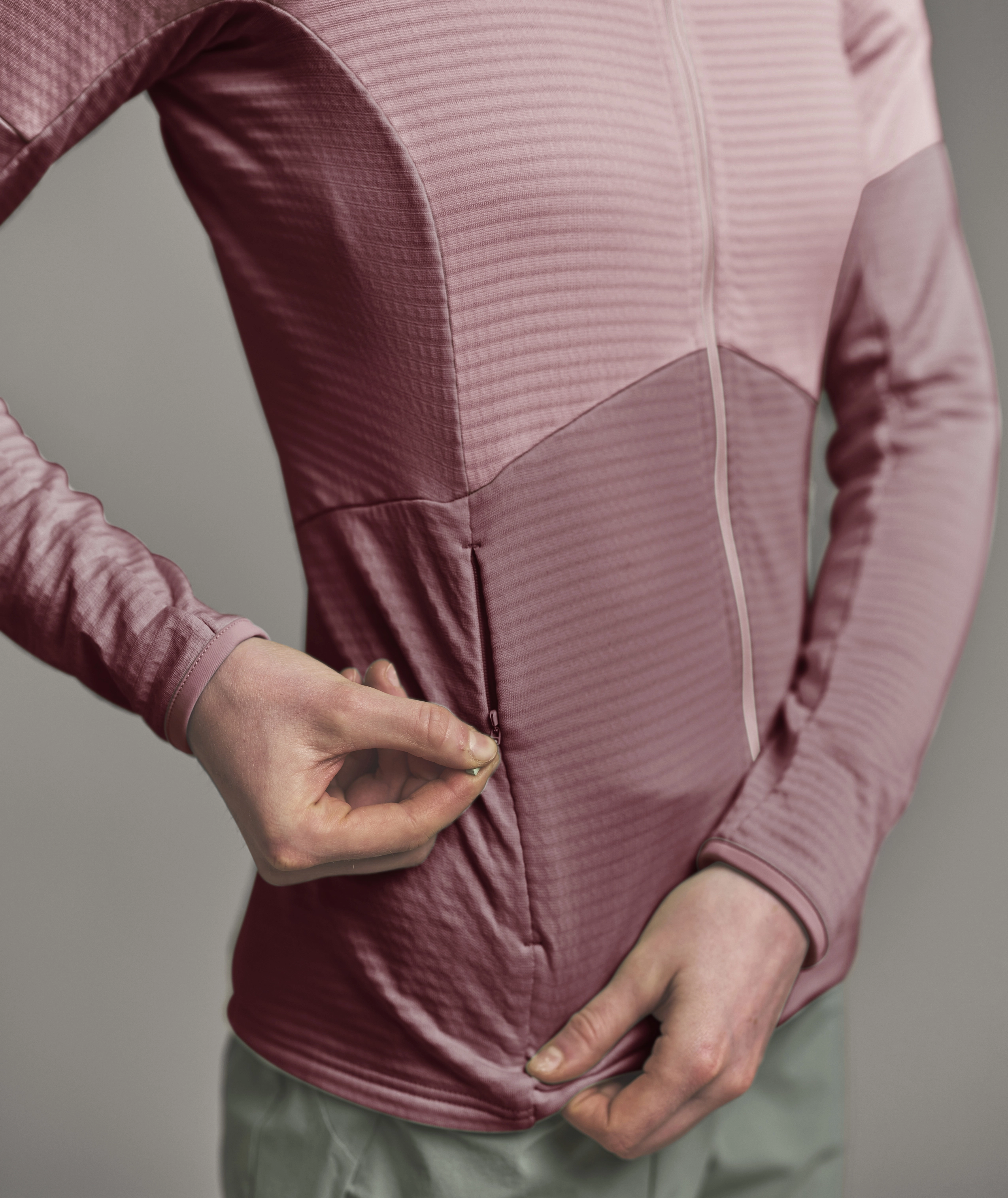 87108-35501-FLEECE_LIGHT_GRID_JACKET_W-D-03.jpg 87108-35501-FLEECE_LIGHT_GRID_JACKET_W-D-03.jpg, pink, jacket, zipper, long-sleeve, pockets