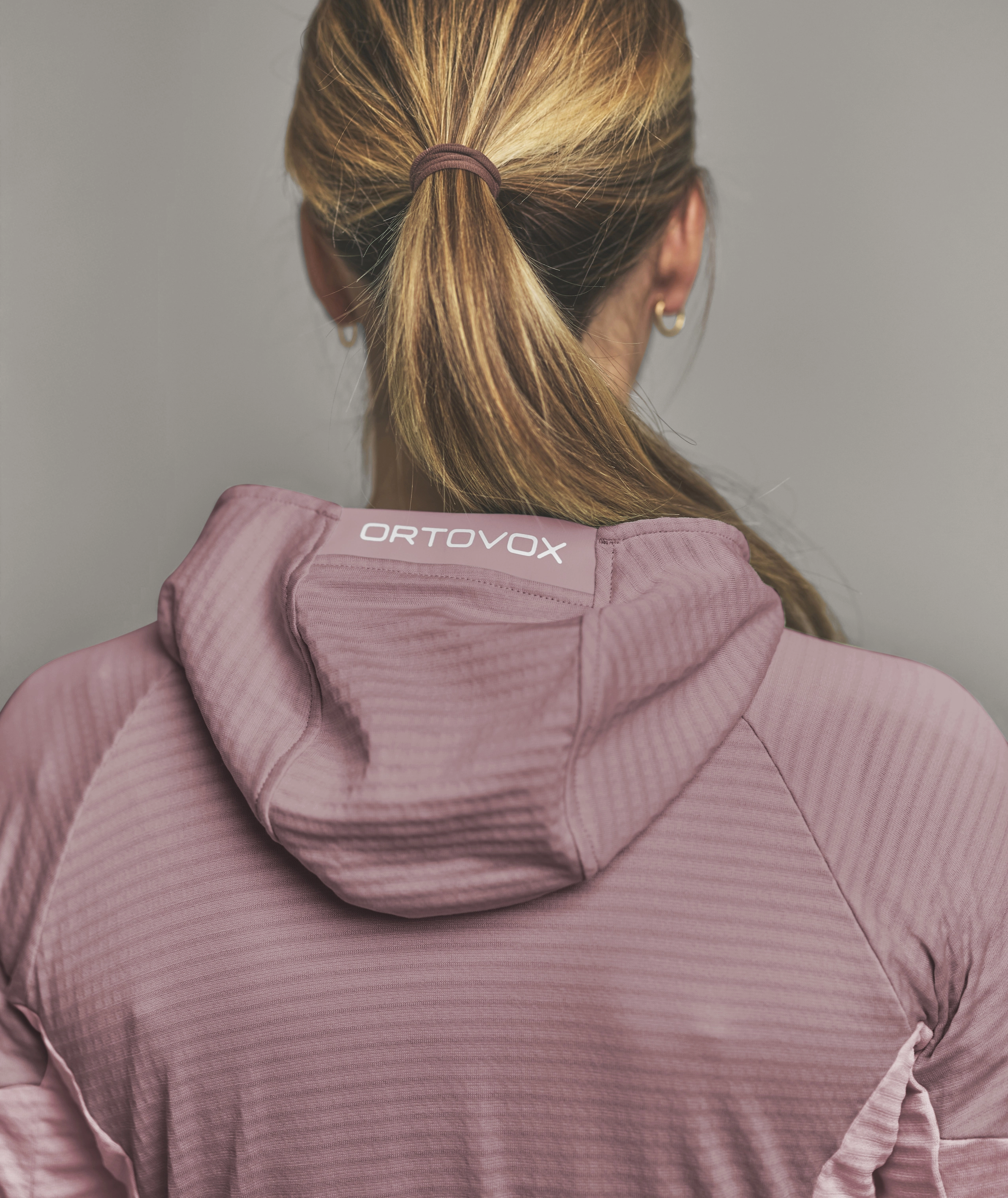 87106-35501-FLEECE_LIGHT_GRID_HOODY_W-D-05.jpg 87106-35501-FLEECE_LIGHT_GRID_HOODY_W-D-05.jpg, hoodie, hooded jacket, pink, back view, shoulders