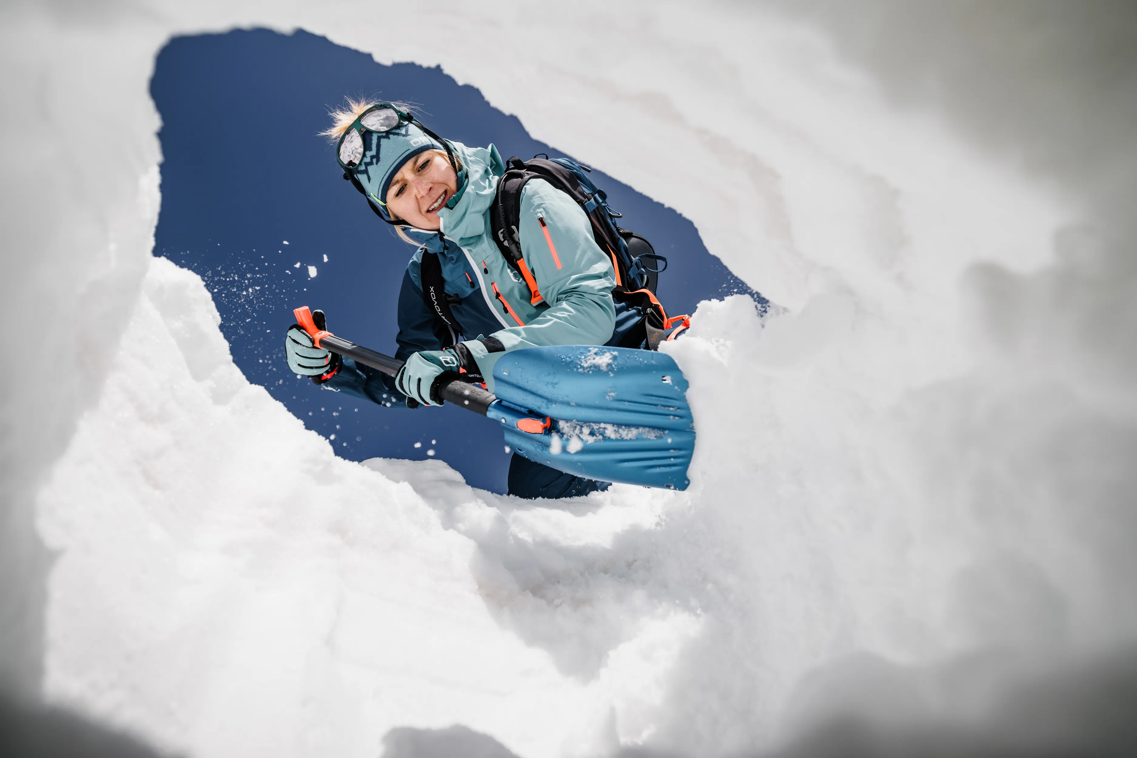Glove, Outdoors, Nature, Piste, Person