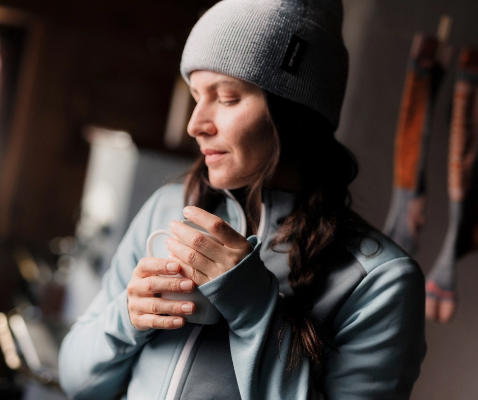 ORTOVOX_Teaser_Fleece_Mobile_3 hat, beanie, hoodie, woman, coffee