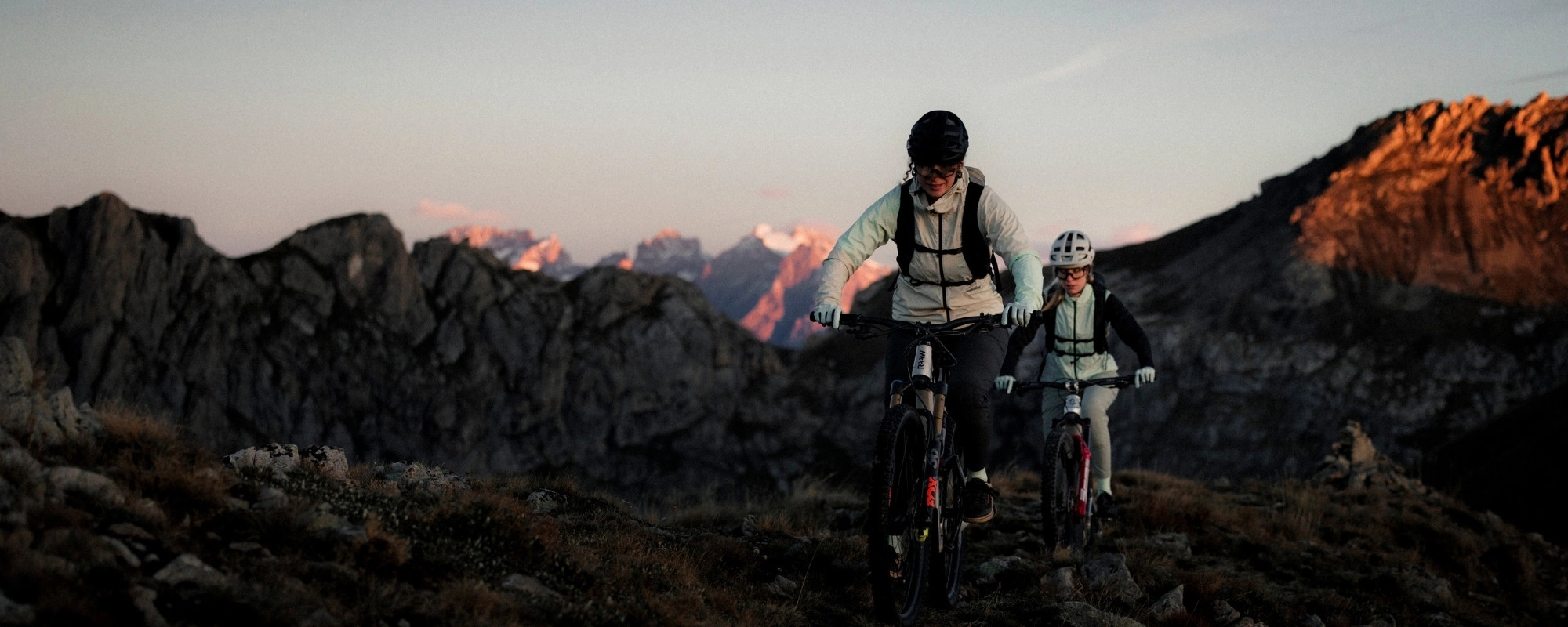 ORTOVOX_Startseite_Bike_Header_Desktop mountain biking, bikes, cyclists, outdoor gear, hiking terrain