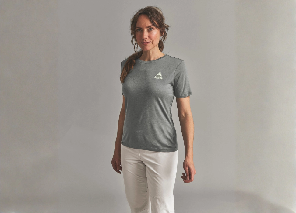 ORTOVOX_Teaser_Startseite_Shirts_Tops t-shirt, gray, short-sleeve, women, polyester blend