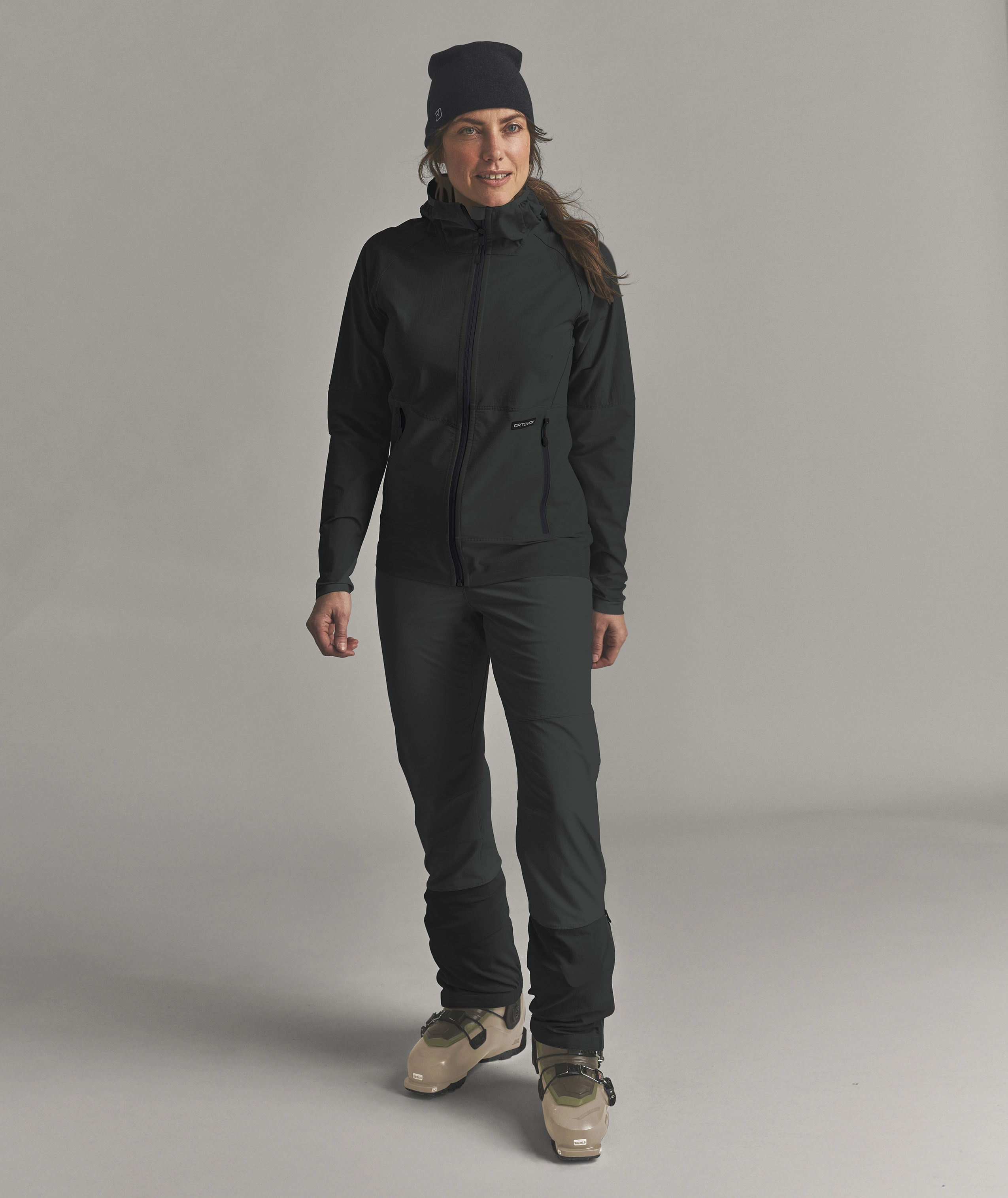 VENET SOFTSHELL HOODED JKT W VENET SOFTSHELL HOODED JKT W