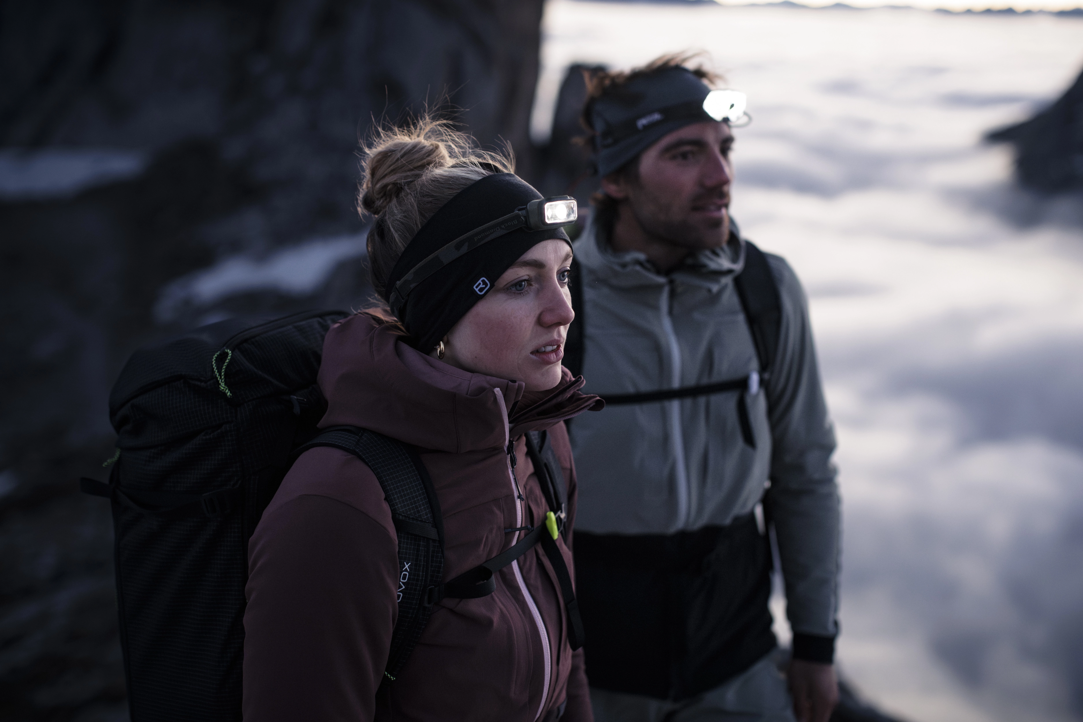 DA_4875_TRAD_SS26_Schsselkar_MaxDraeger_MedRes hiking, backpack, headlamp, jacket, mountains