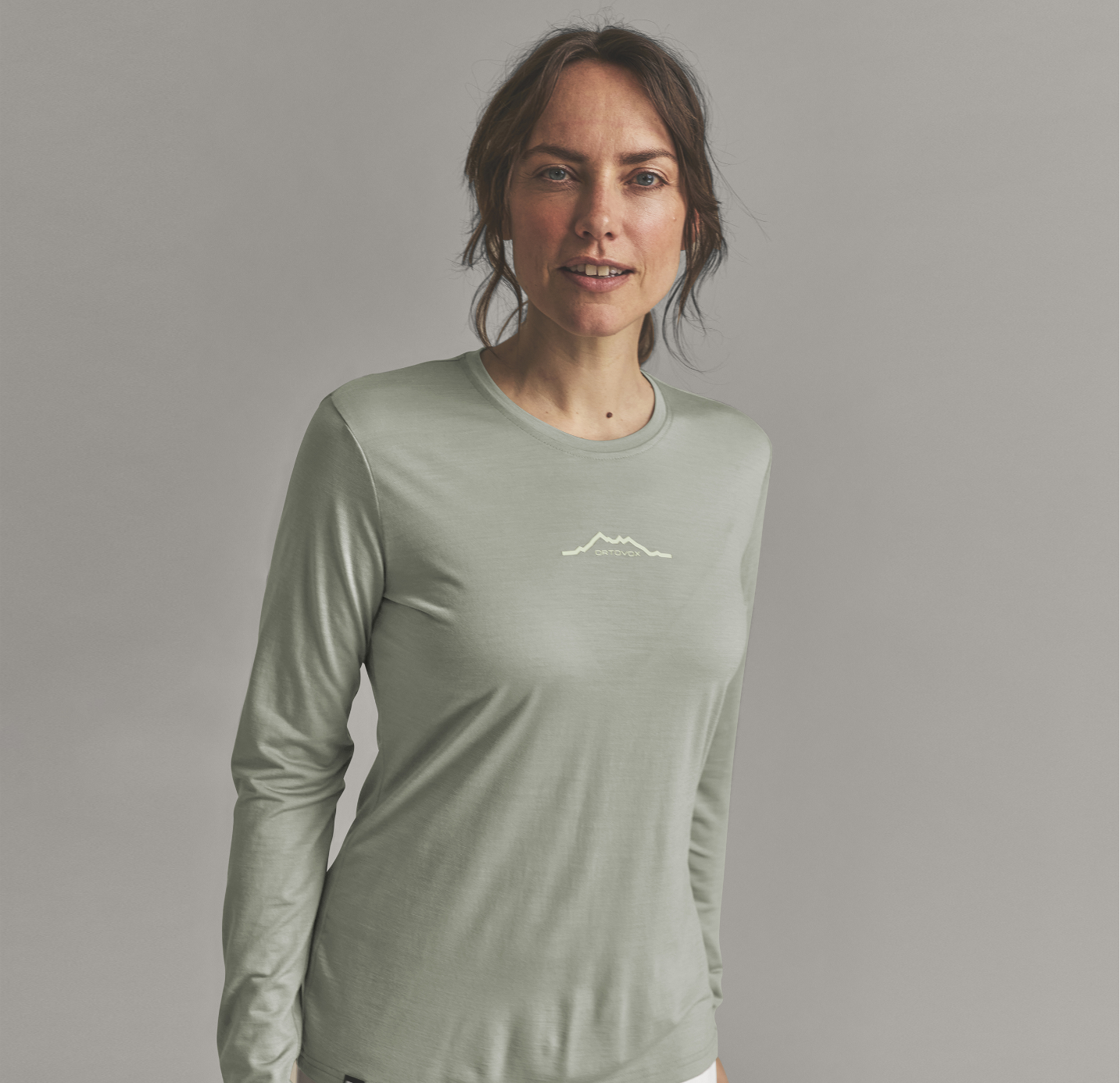 70630-AFFINITY_PLUS_PANTS_M-D-02 long-sleeve, t-shirt, green, crew-neck, graphic-free