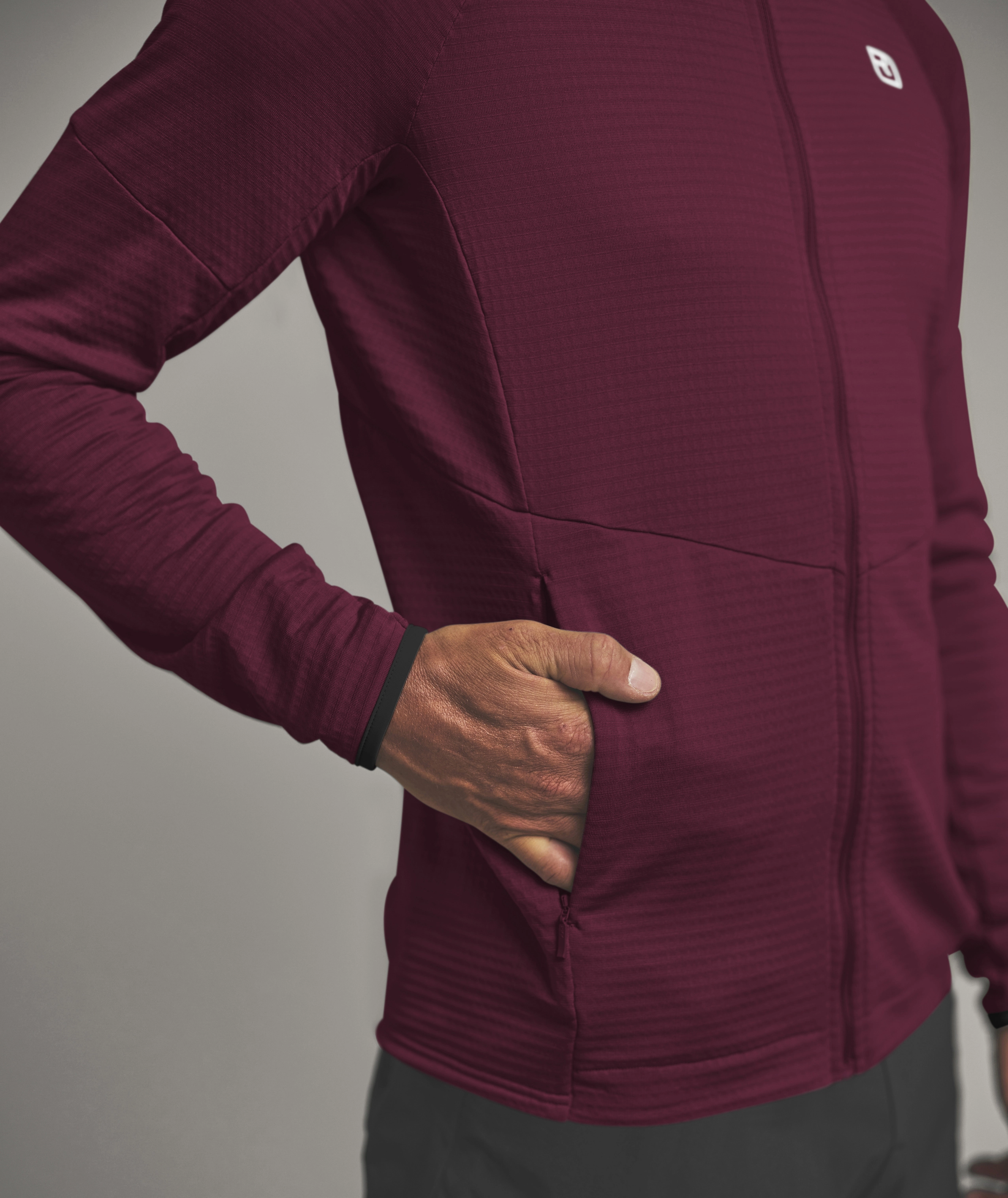 87105-36201-FLEECE_LIGHT_GRID_HOODY_M-D-04.jpg, jacket, zipper, pocket, long sleeves, maroon