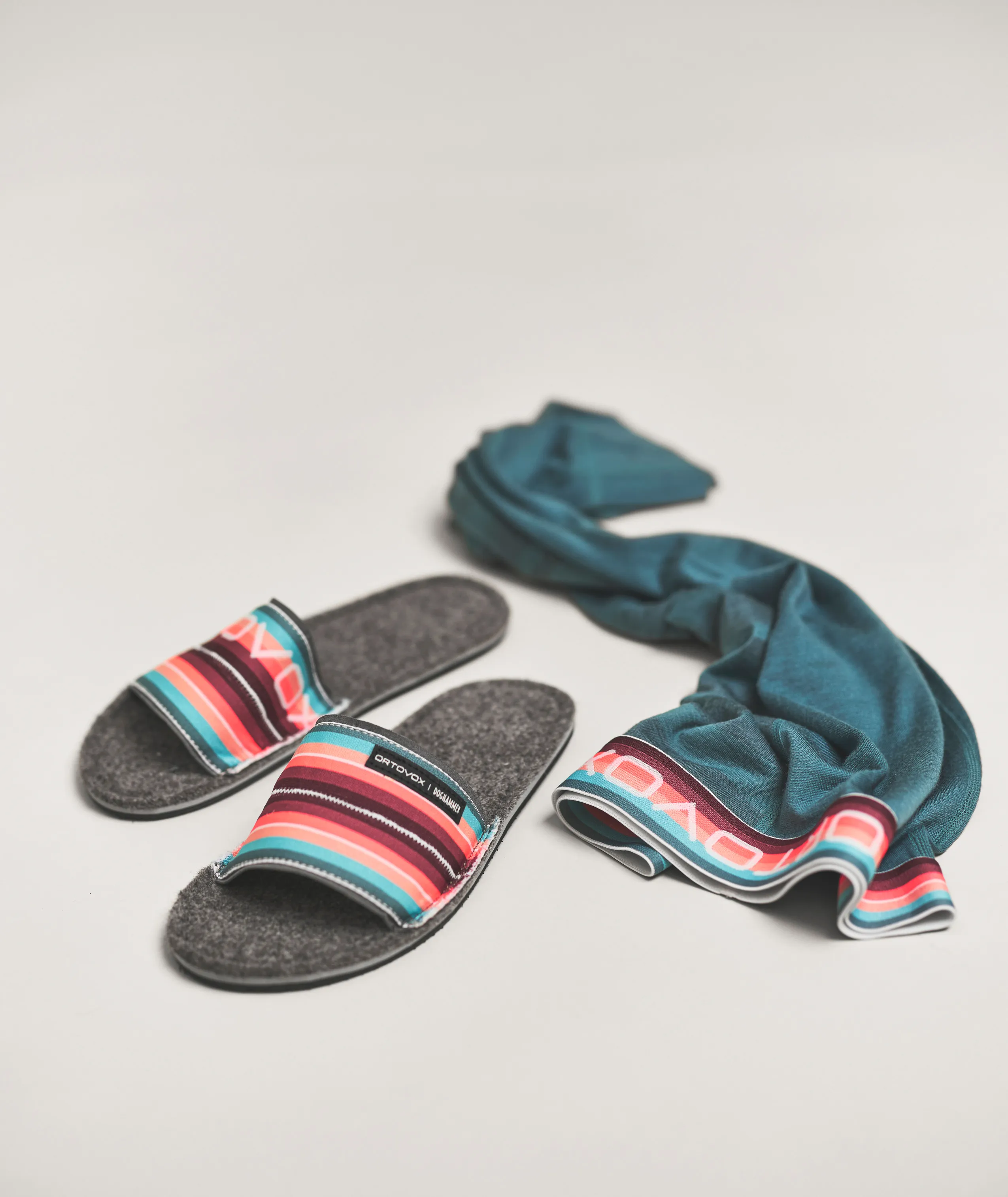 55004-MAGIC_HUT_SHOES-D-01.jpg 55004-MAGIC_HUT_SHOES-D-01.jpg