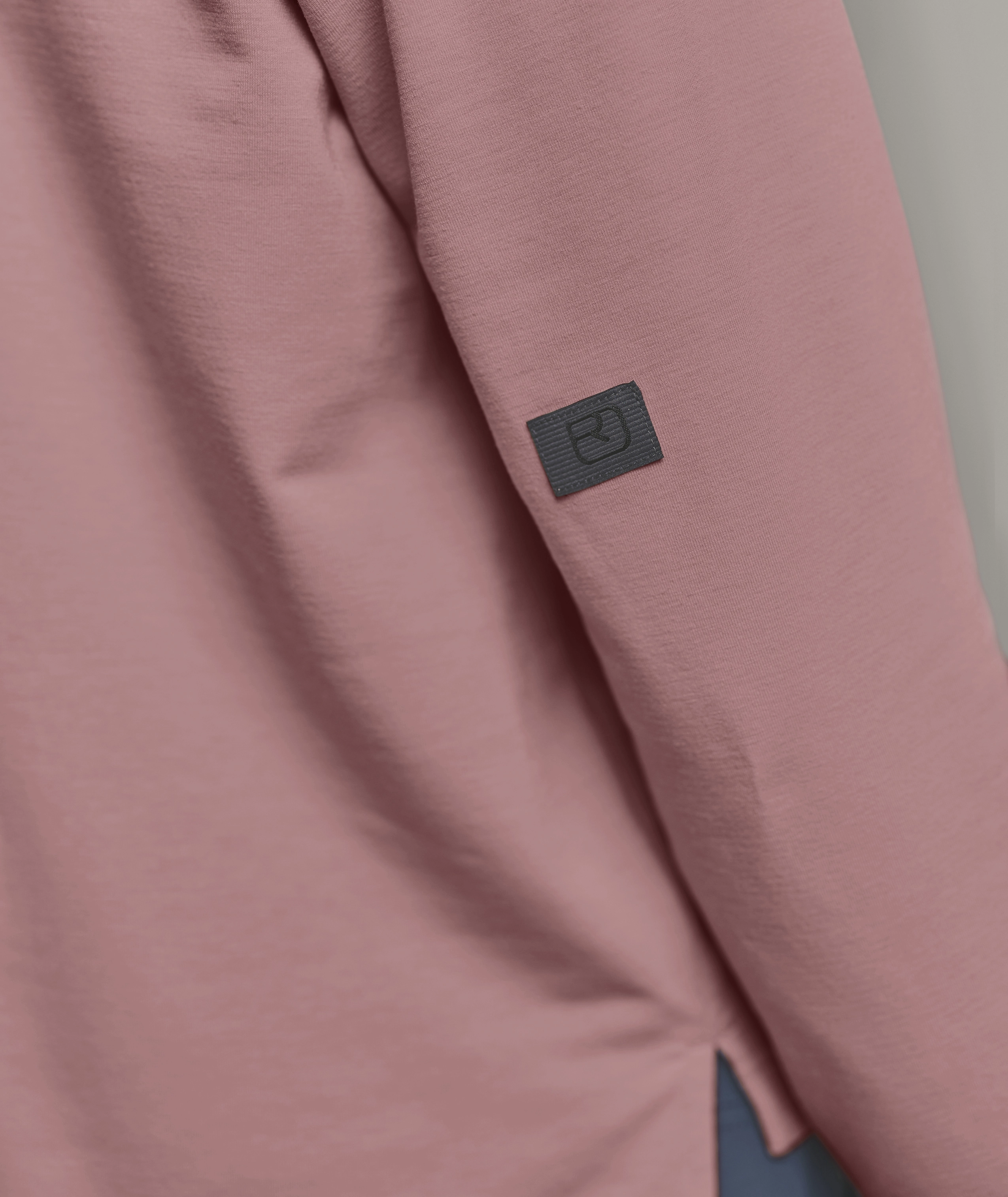 87126-35401-AFFINITY_CREW_NECK_W-D-03.jpg 87126-35401-AFFINITY_CREW_NECK_W-D-03.jpg, pink, sweatshirt, long sleeve, fabric, logo patch