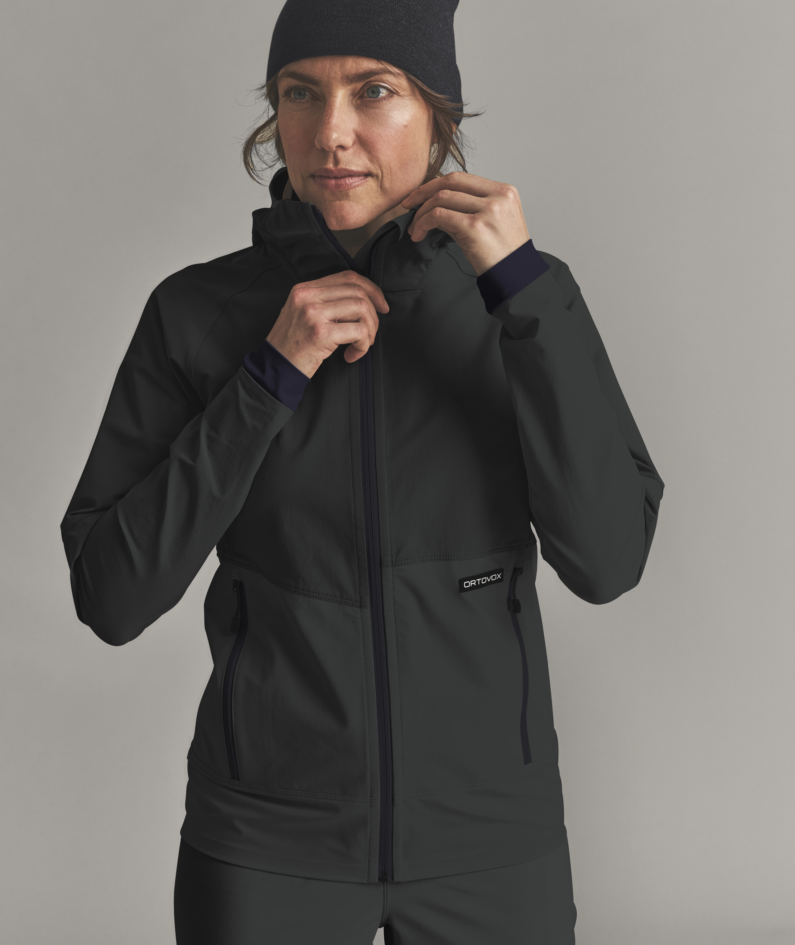 VENET SOFTSHELL HOODED JKT W VENET SOFTSHELL HOODED JKT W