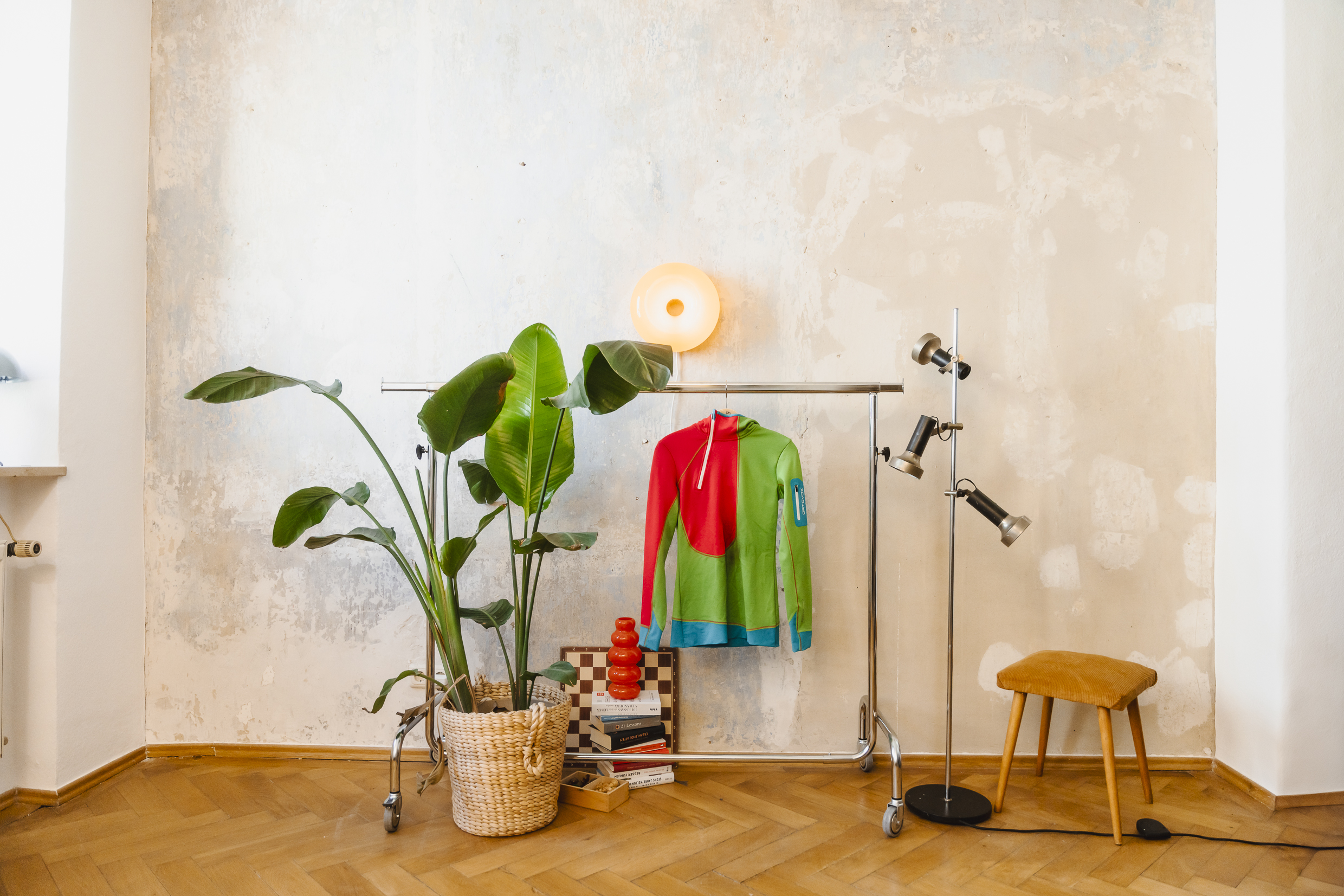 250514_Ortovox_Secondlife_HighRes_TomKieslichMediaDSC00007 Interior Design, Wood, Lamp, Floor, Flooring