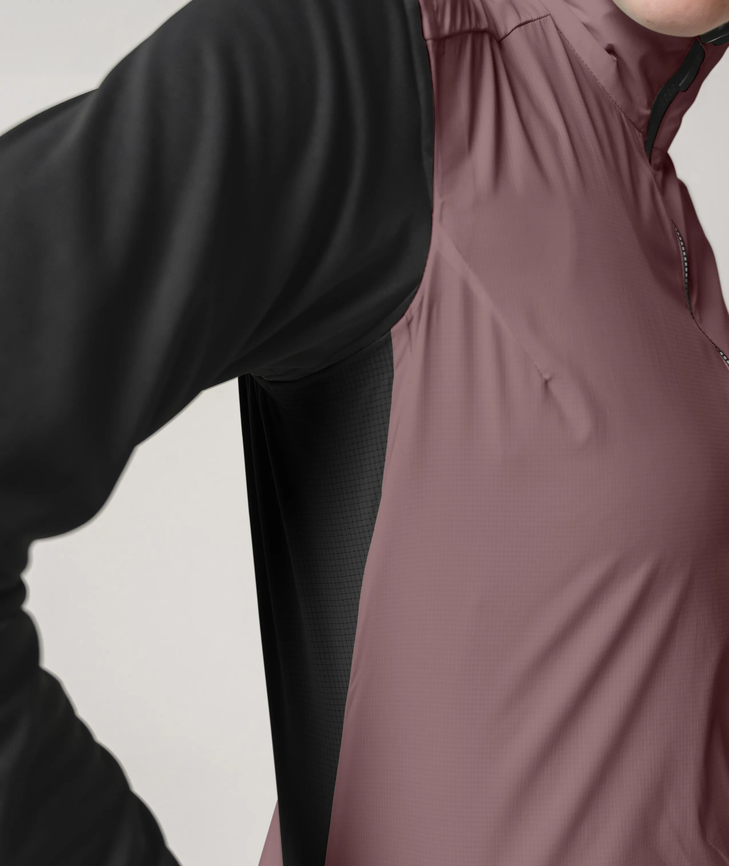 60105-70401-SEQUENCE_WIND_VEST_W-D-08.jpg 60105-70401-SEQUENCE_WIND_VEST_W-D-08.jpg, vest, sleeve, zip, pocket, two-tone