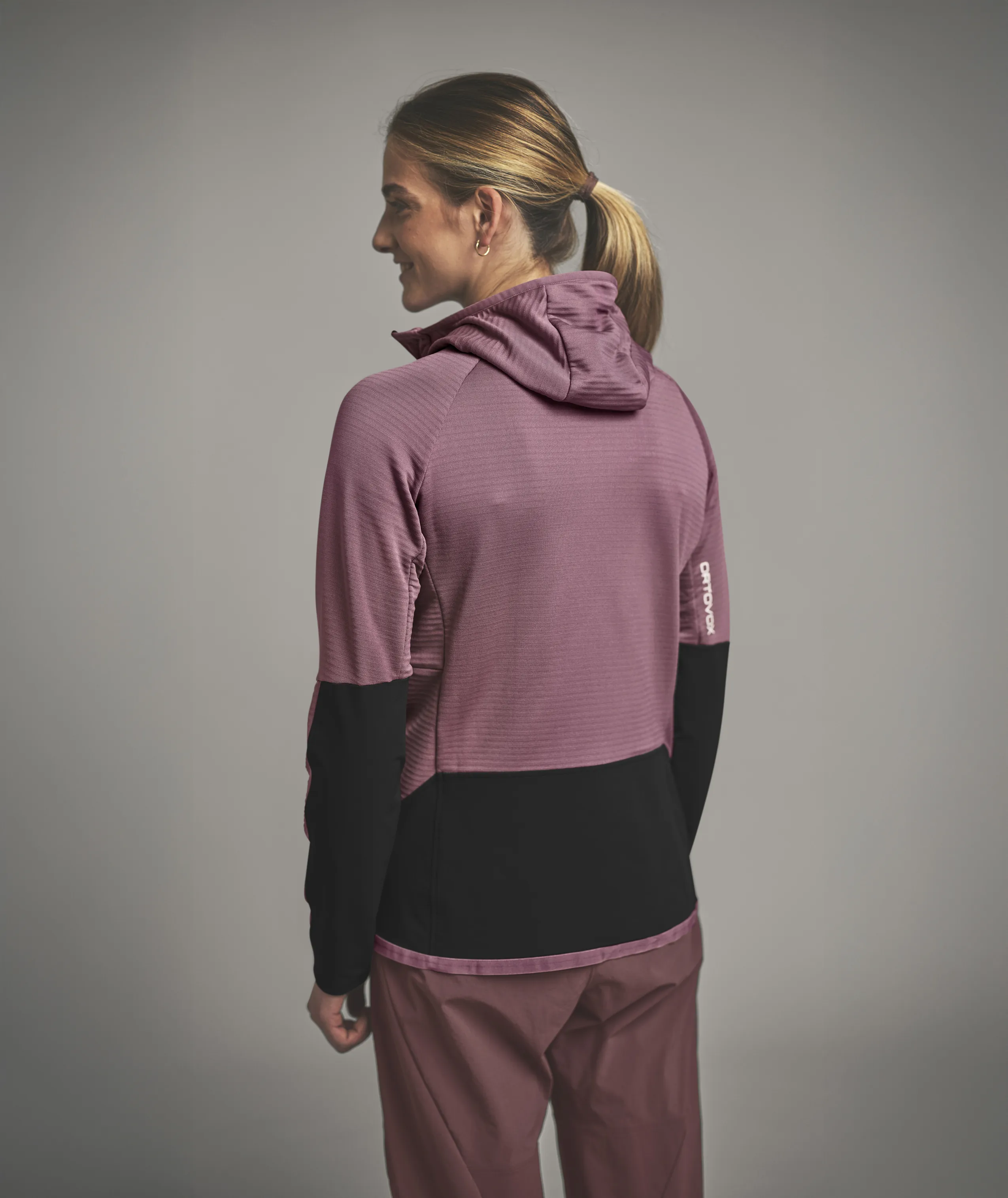 87302-35401-FLEECE_RIB_HOODY_W-D-05.jpg 87302-35401-FLEECE_RIB_HOODY_W-D-05.jpg, hoodie, hooded jacket, long sleeves, two-tone, pink, black