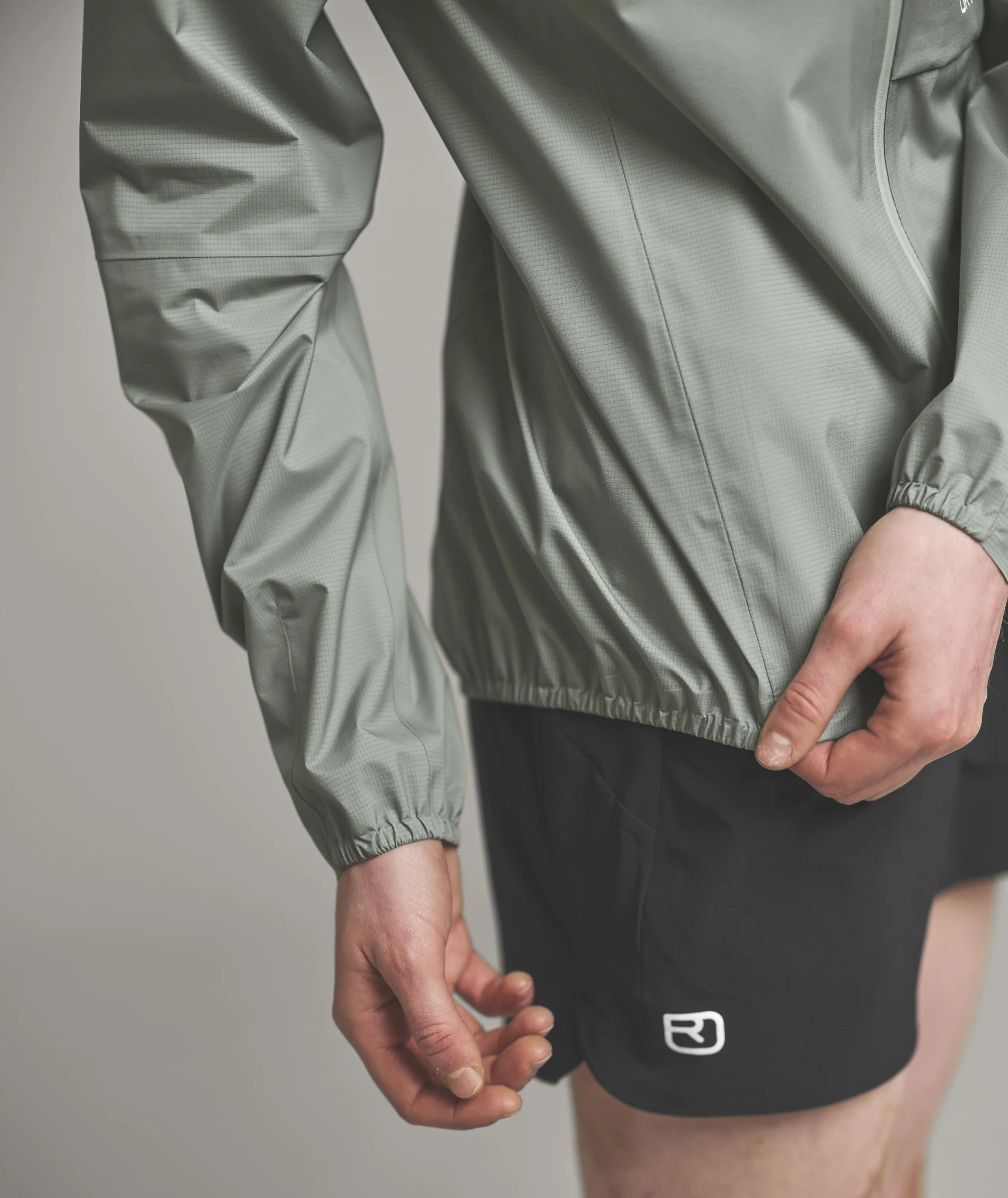 62763-TRACE_2_5L_JACKET_W-D-04.jpg 62763-TRACE_2_5L_JACKET_W-D-04.jpg