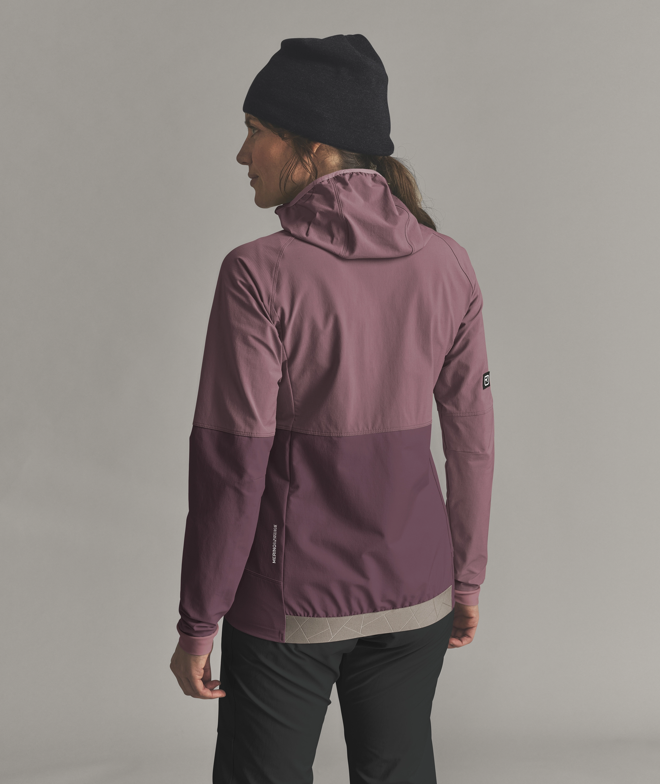 VENET SOFTSHELL HOODED JKT W VENET SOFTSHELL HOODED JKT W