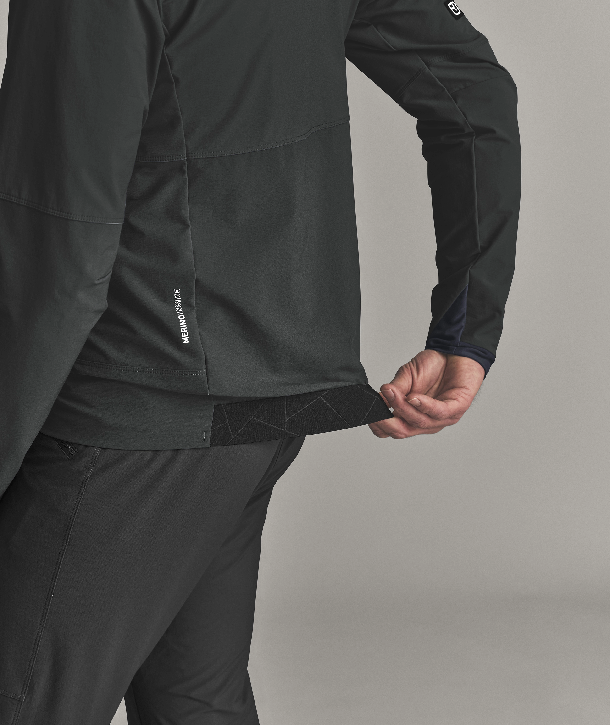 VENET SOFTSHELL HOODED JKT M