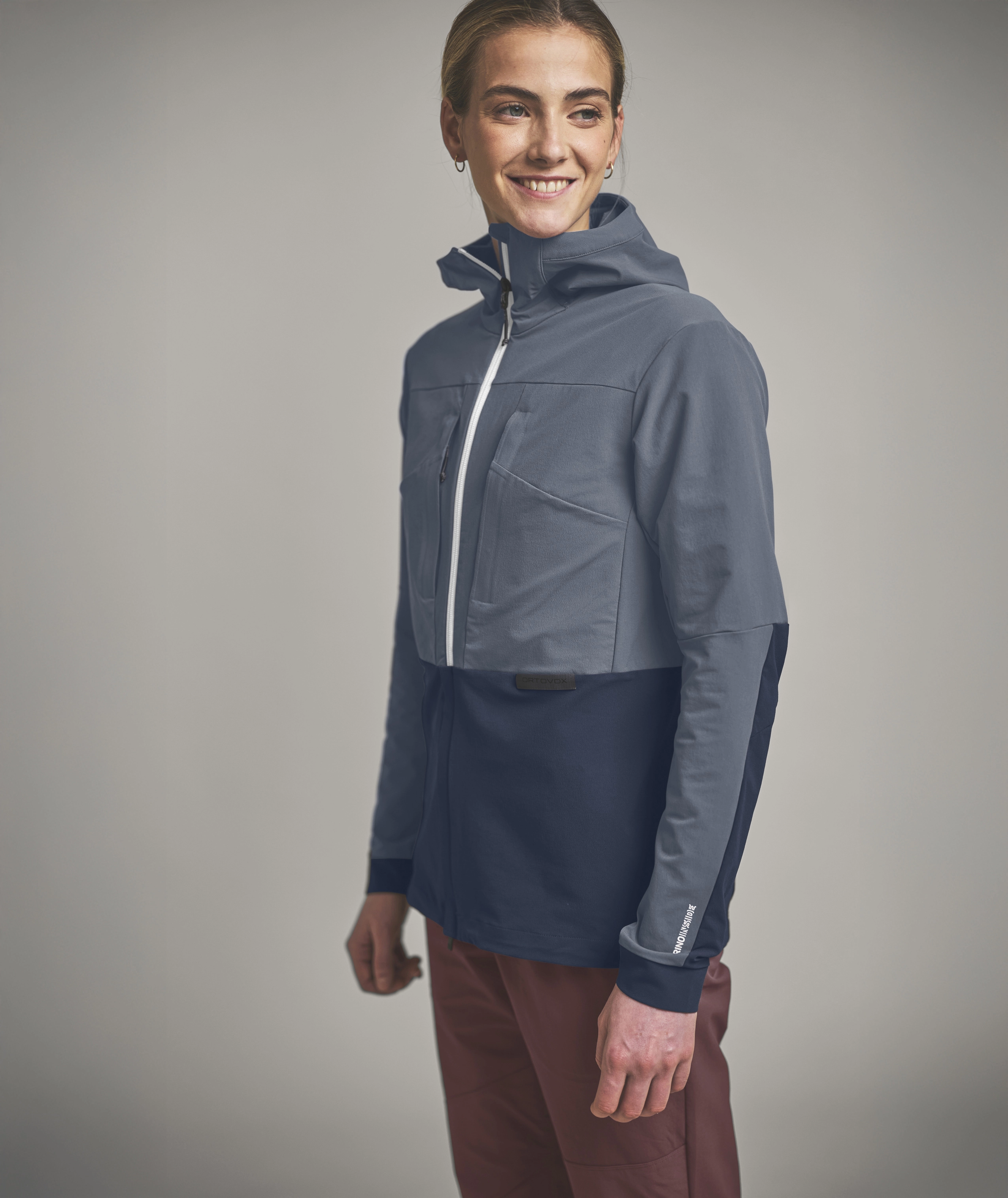 60216-87801-TRAD_PLUS_JACKET_W-D-03.jpg 60216-87801-TRAD_PLUS_JACKET_W-D-03.jpg, jacket, windbreaker, hooded, zipper, two-tone