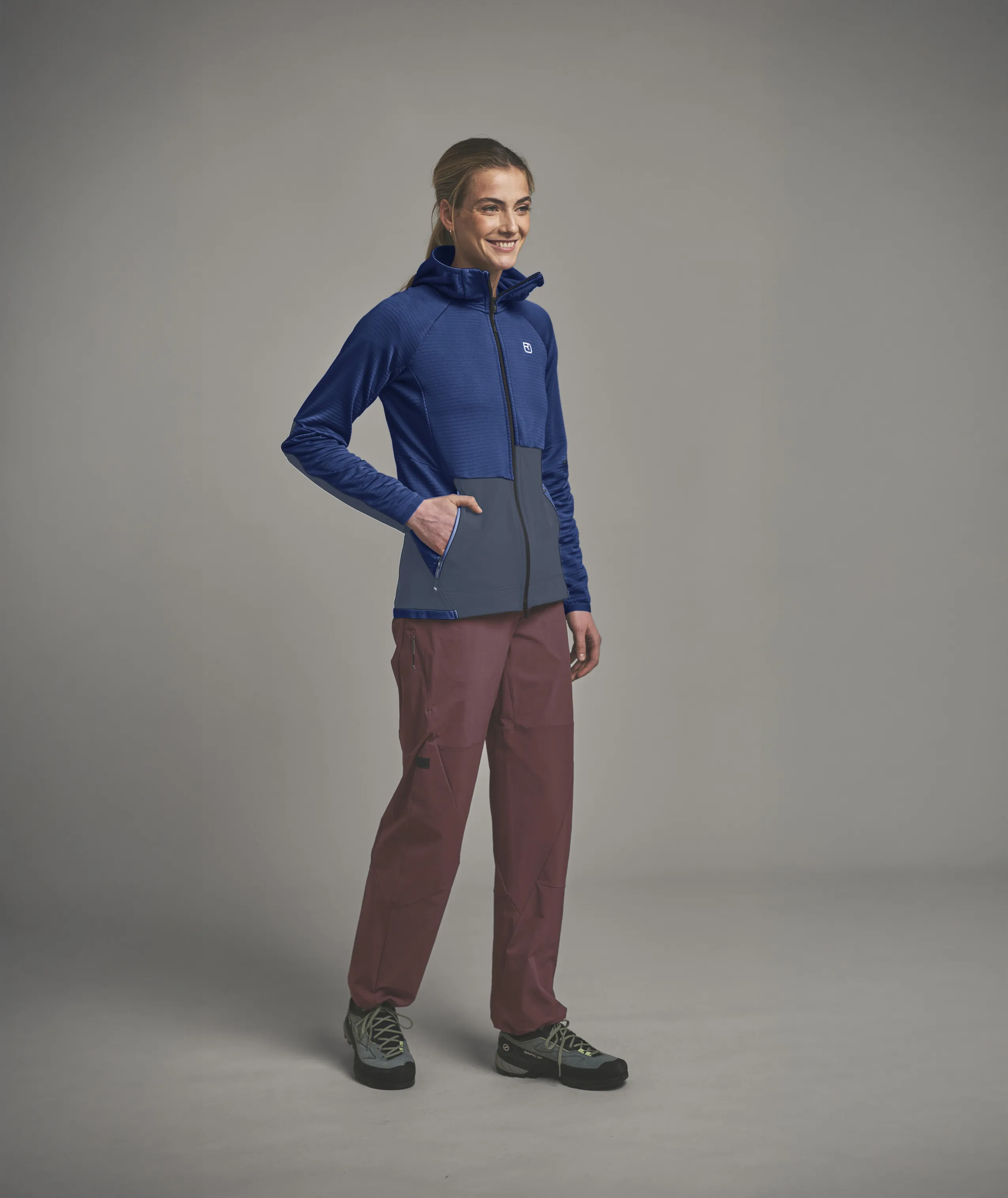 87302-57401-FLEECE_RIB_HOODY_W-D-01_1.jpg 87302-57401-FLEECE_RIB_HOODY_W-D-01_1.jpg