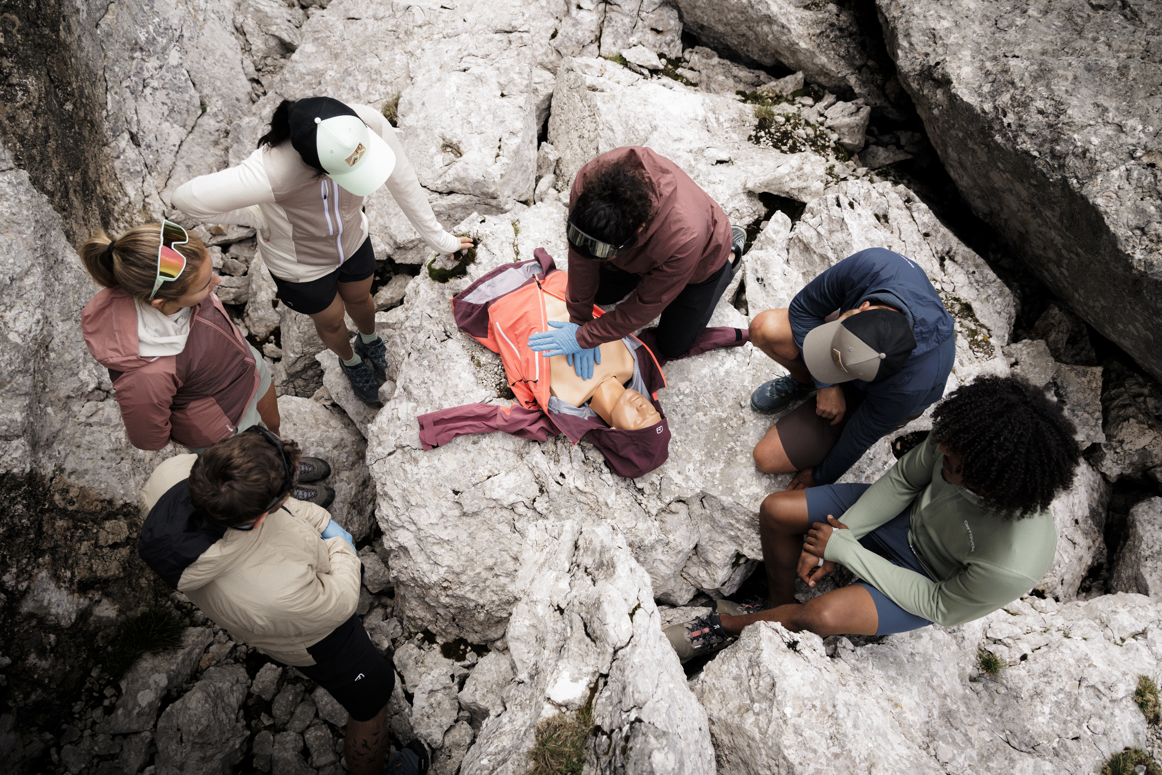 N5A4559_CLIMBING_FIRST AID_SS26_Rofan_MaxDraeger_MedRes