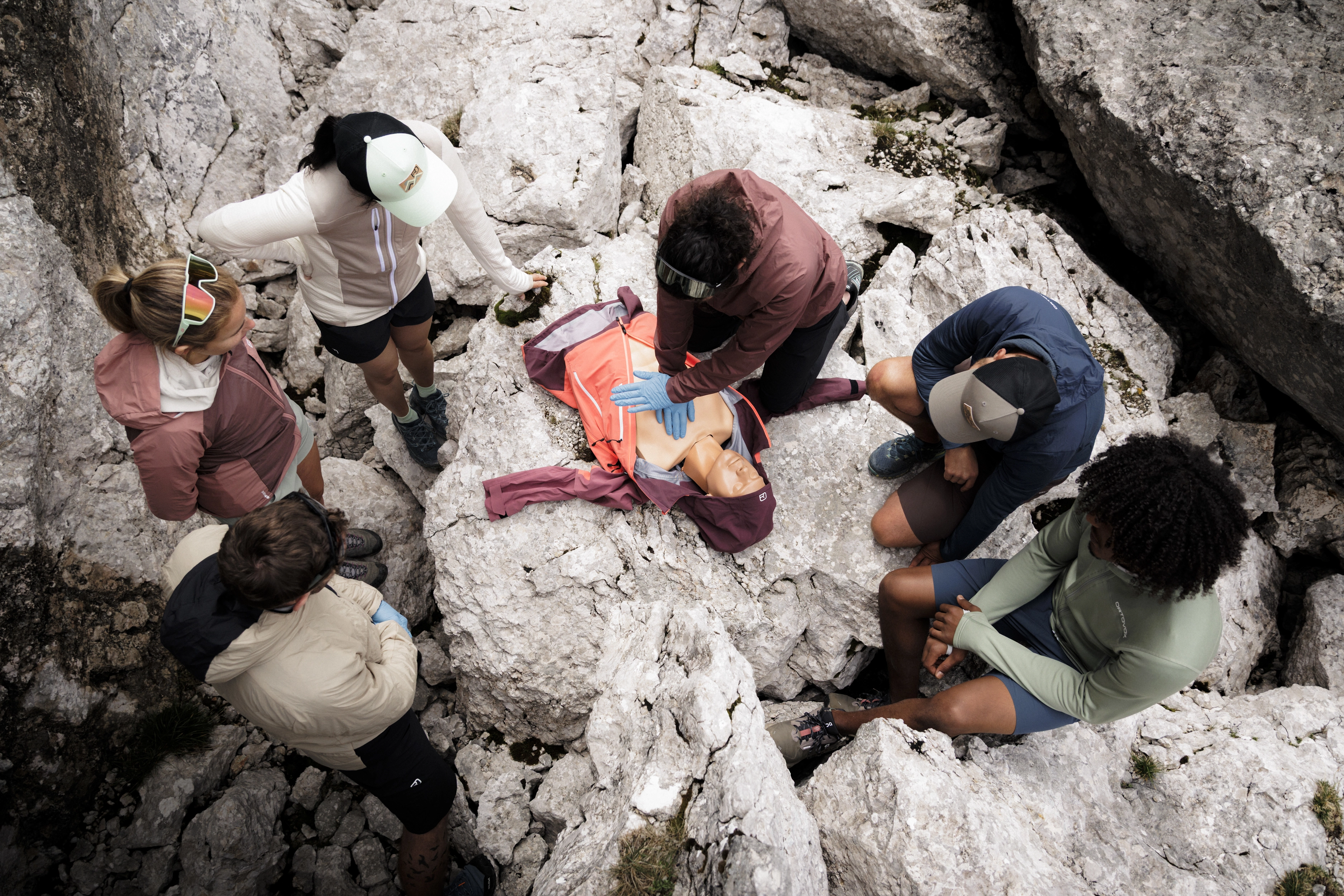 N5A4559_CLIMBING_FIRST AID_SS26_Rofan_MaxDraeger_MedRes