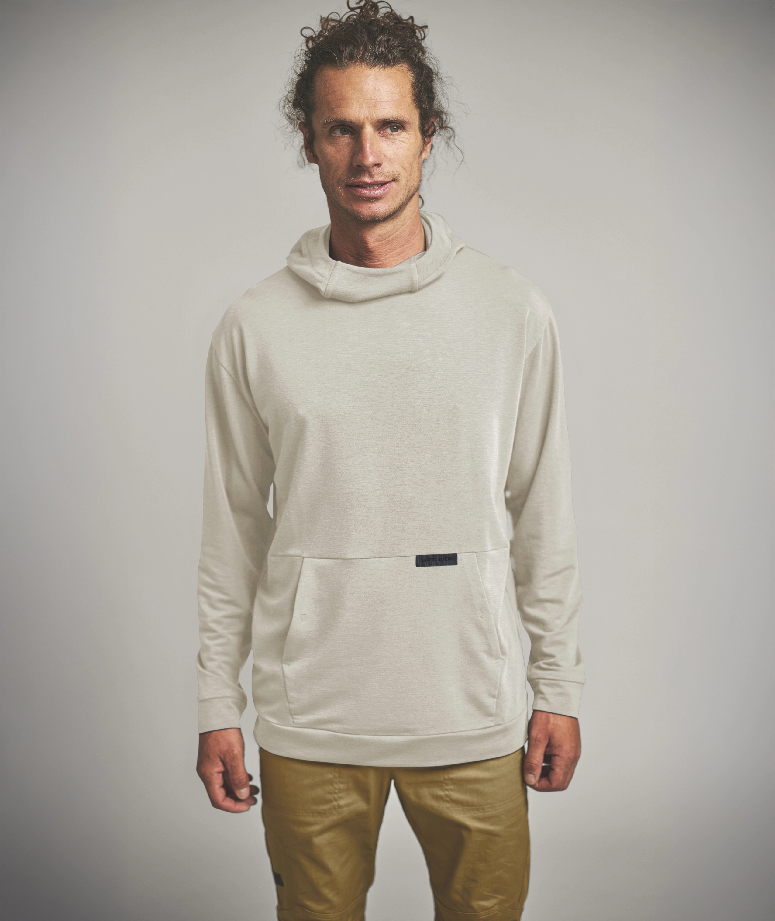 87123-00201-AFFINITY_HOODY_M-D-01_1.jpg 87123-00201-AFFINITY_HOODY_M-D-01_1.jpg, hoodie, pullover, long-sleeve, pocket, beige