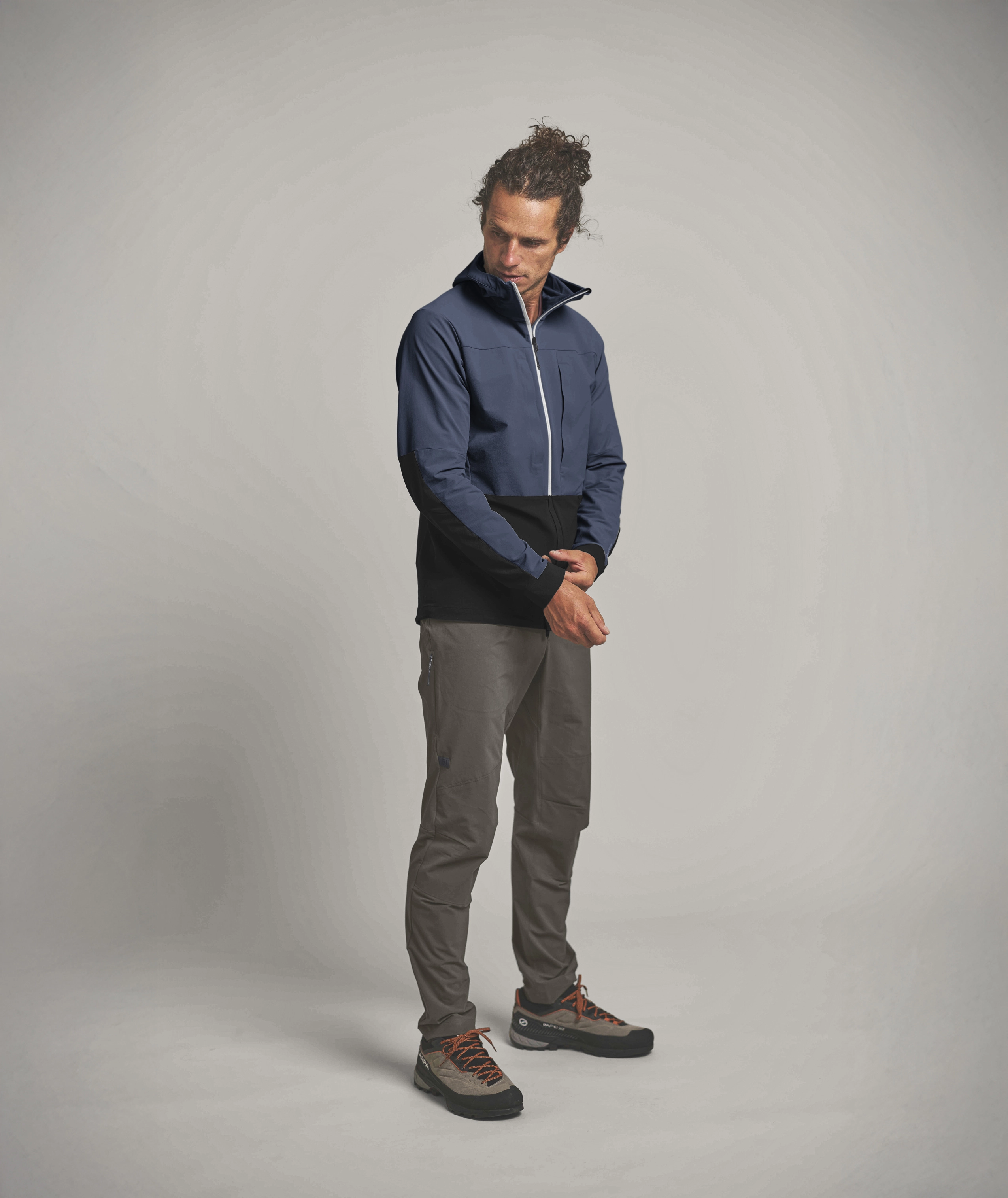 60215-57401-TRAD_PLUS_JACKET_M-D-01.jpg 60215-57401-TRAD_PLUS_JACKET_M-D-01.jpg, hiking jacket, fleece-lined jacket, zip front, two-tone jacket, technical pants, hiking boots
