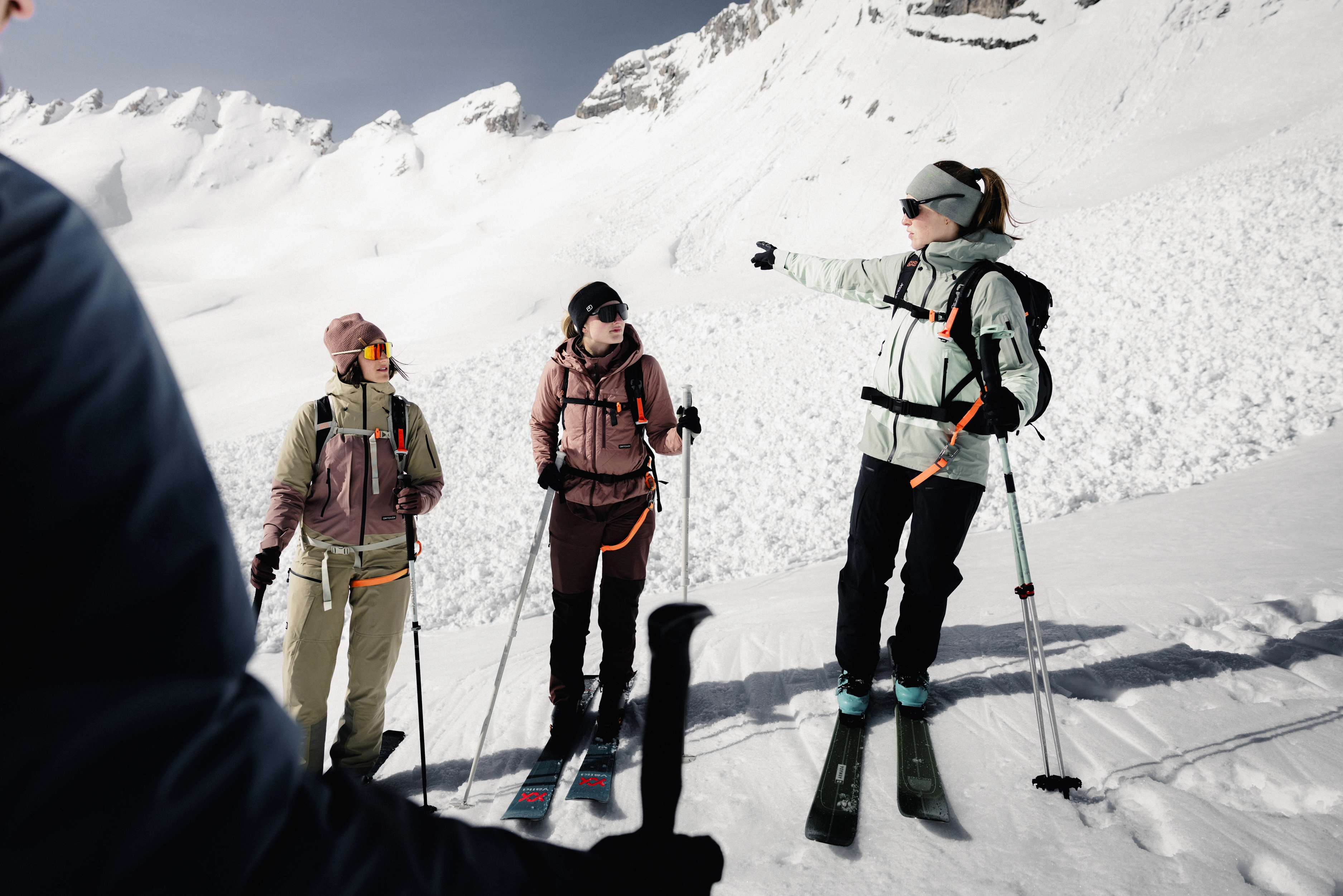 DA_7454_FOCUS_SA SNOW_WS2627_Zugspitze_MaxDraeger_MedRes skiing, ski gear, snow, outdoor, mountain