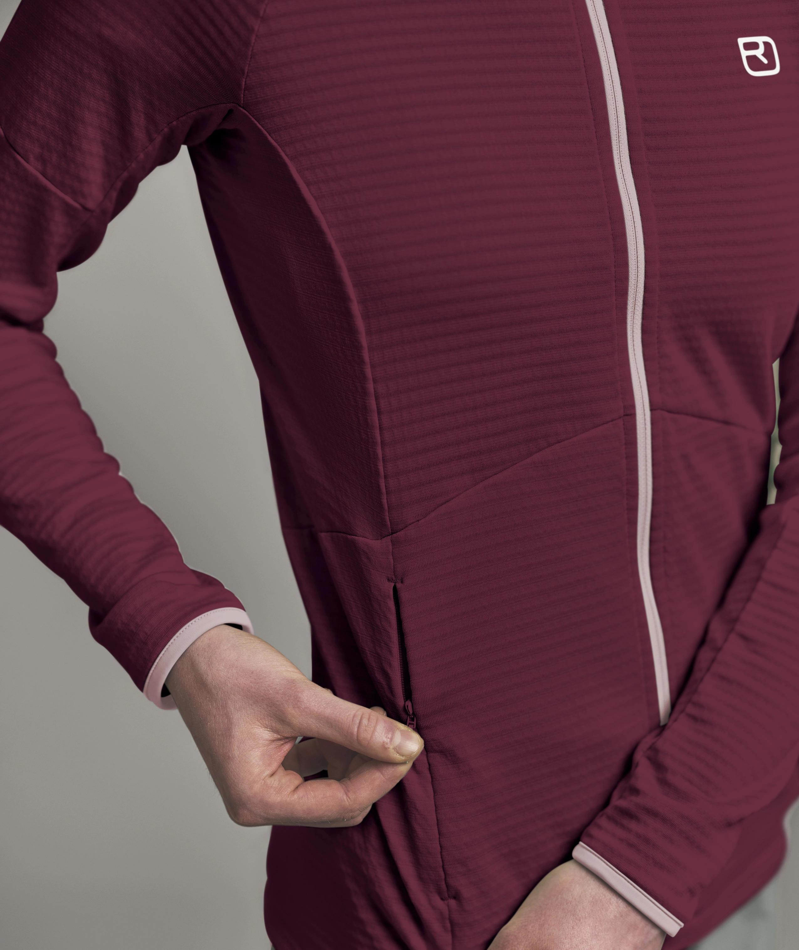87106-36201-FLEECE_LIGHT_GRID_HOODY_W-D-04.jpg 87106-36201-FLEECE_LIGHT_GRID_HOODY_W-D-04.jpg