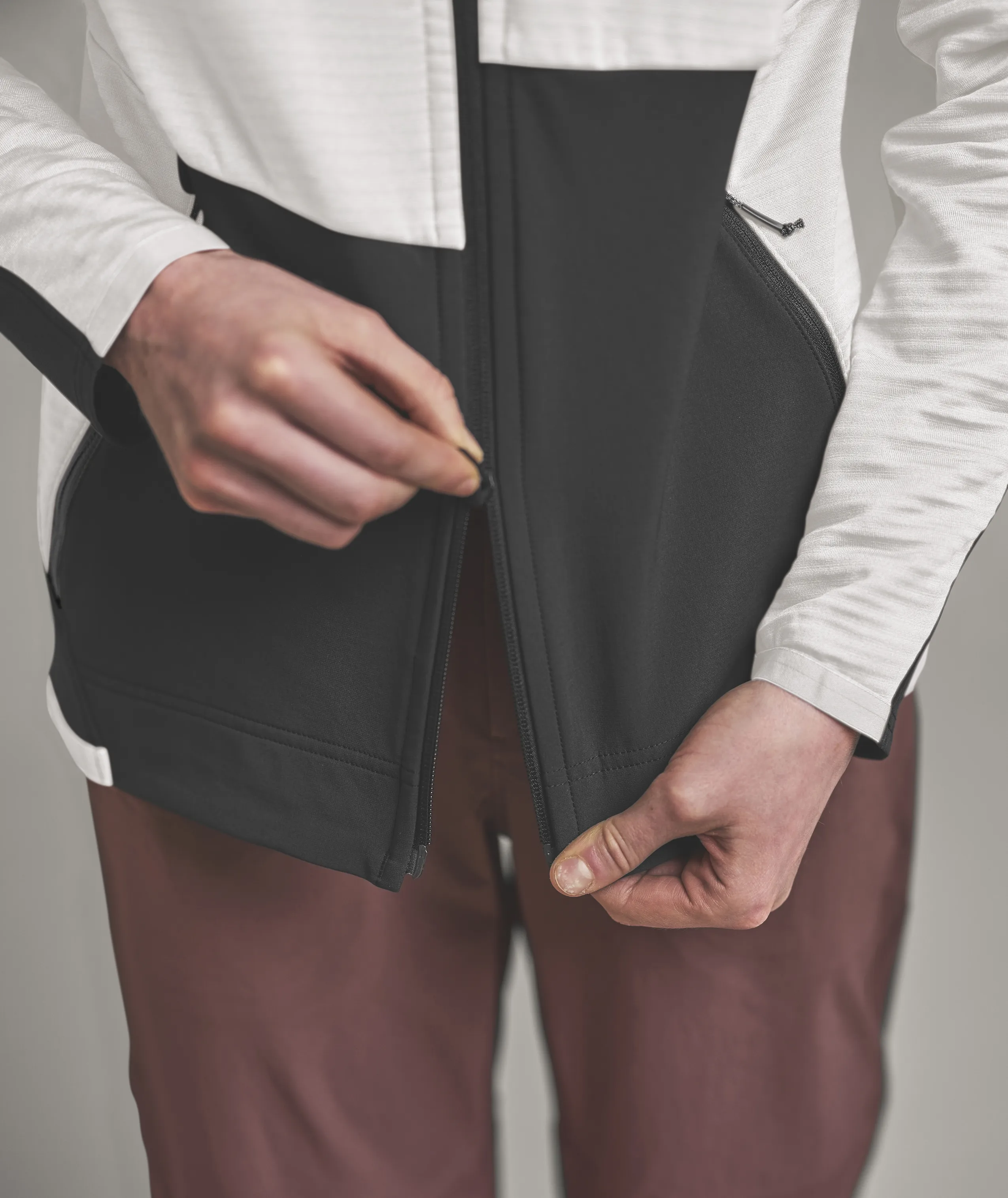 87302-00201-FLEECE_RIB_HOODY_W-D-04.jpg, zipper, jacket, outerwear, black, zippered pocket
